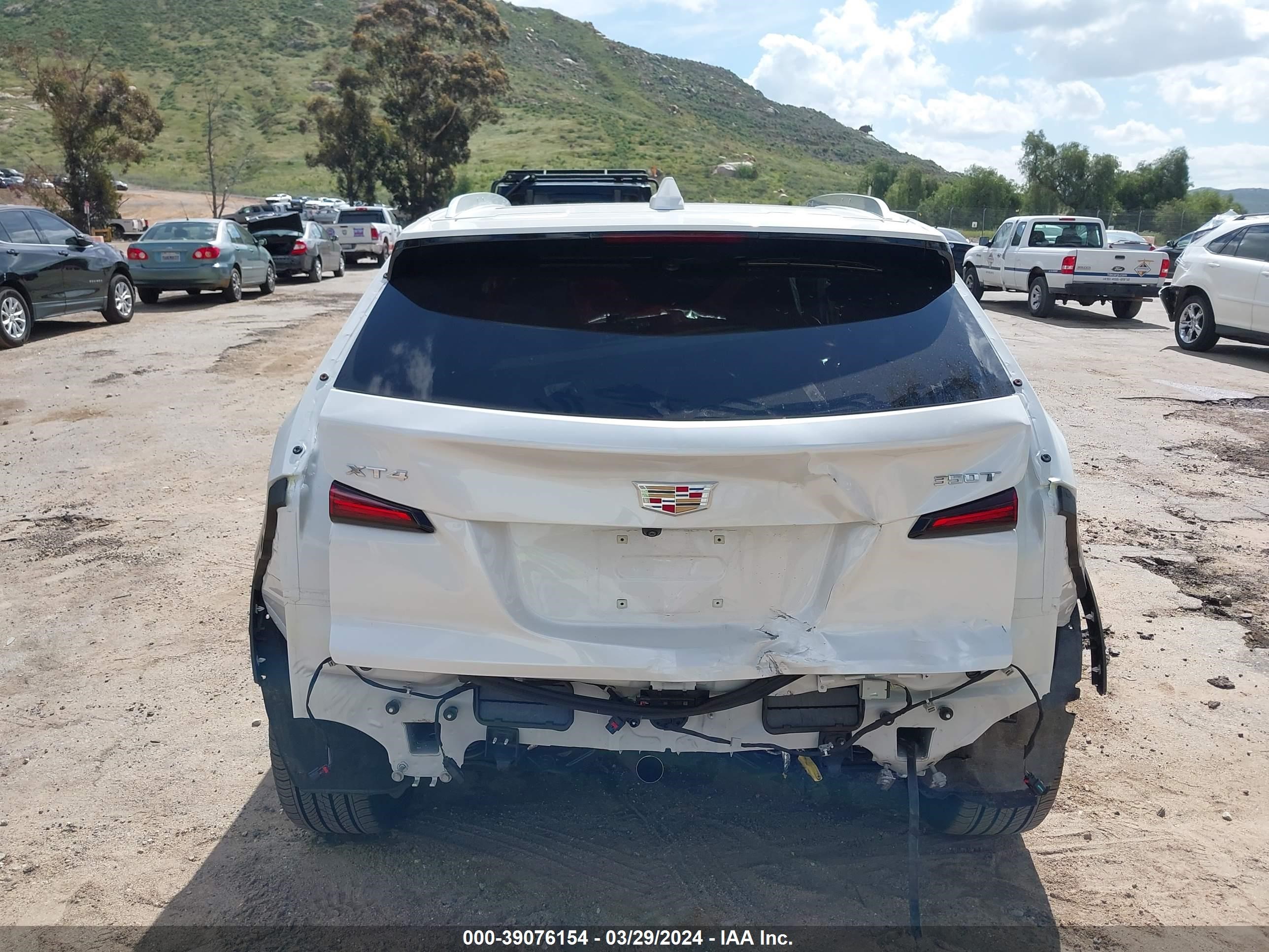 Photo 16 VIN: 1GYFZCR4XRF100926 - CADILLAC XT4 