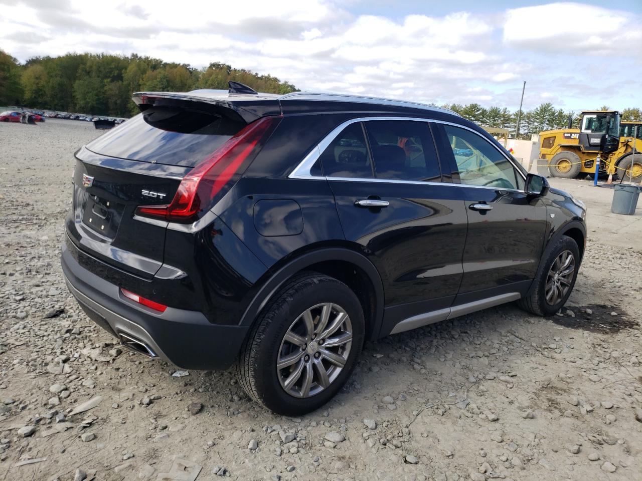 Photo 2 VIN: 1GYFZDR43KF213421 - CADILLAC XT4 