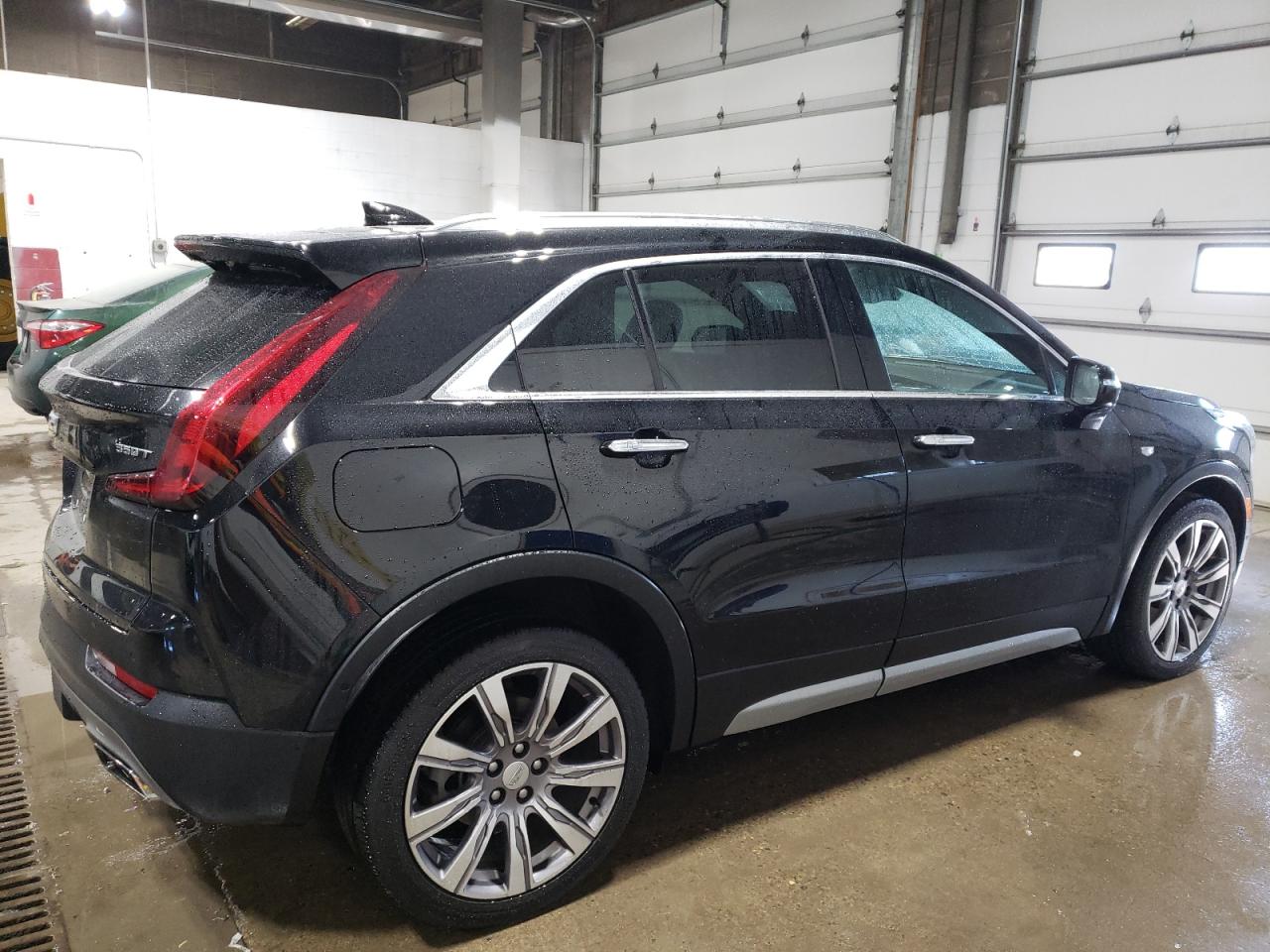 Photo 2 VIN: 1GYFZDR43LF139791 - CADILLAC XT4 