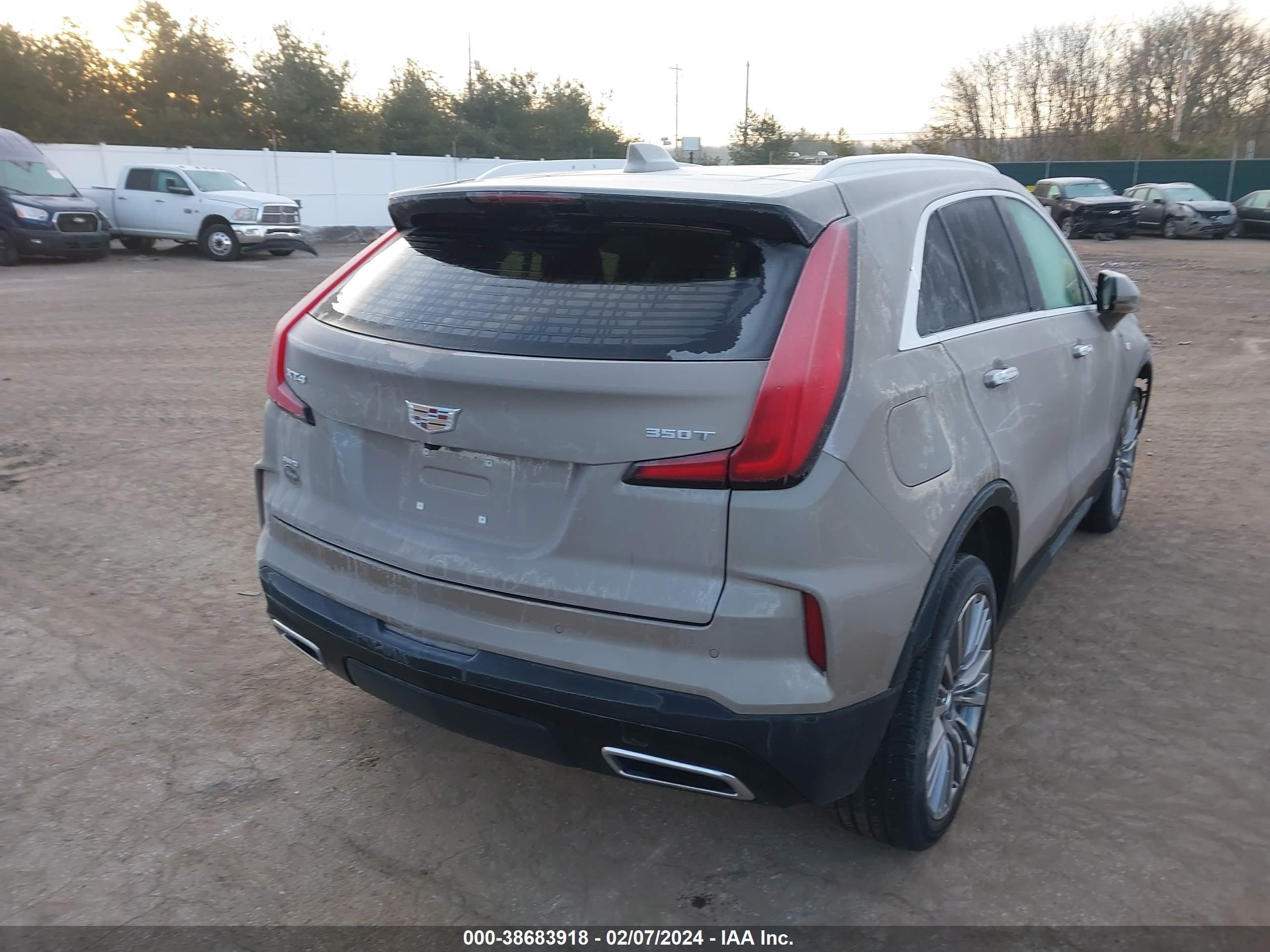 Photo 3 VIN: 1GYFZDR47RF122727 - CADILLAC XT4 