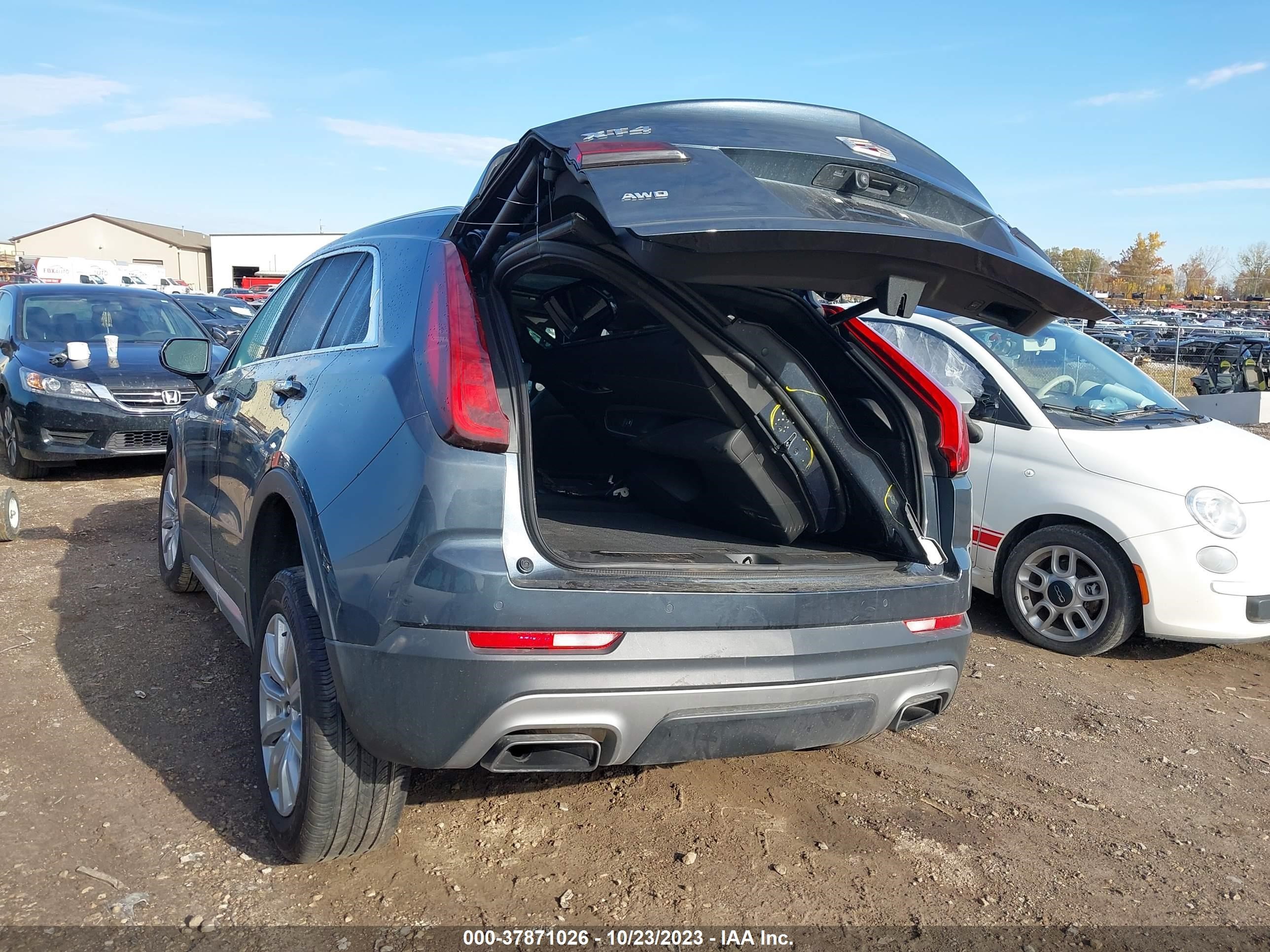 Photo 2 VIN: 1GYFZDR48LF085842 - CADILLAC XT4 