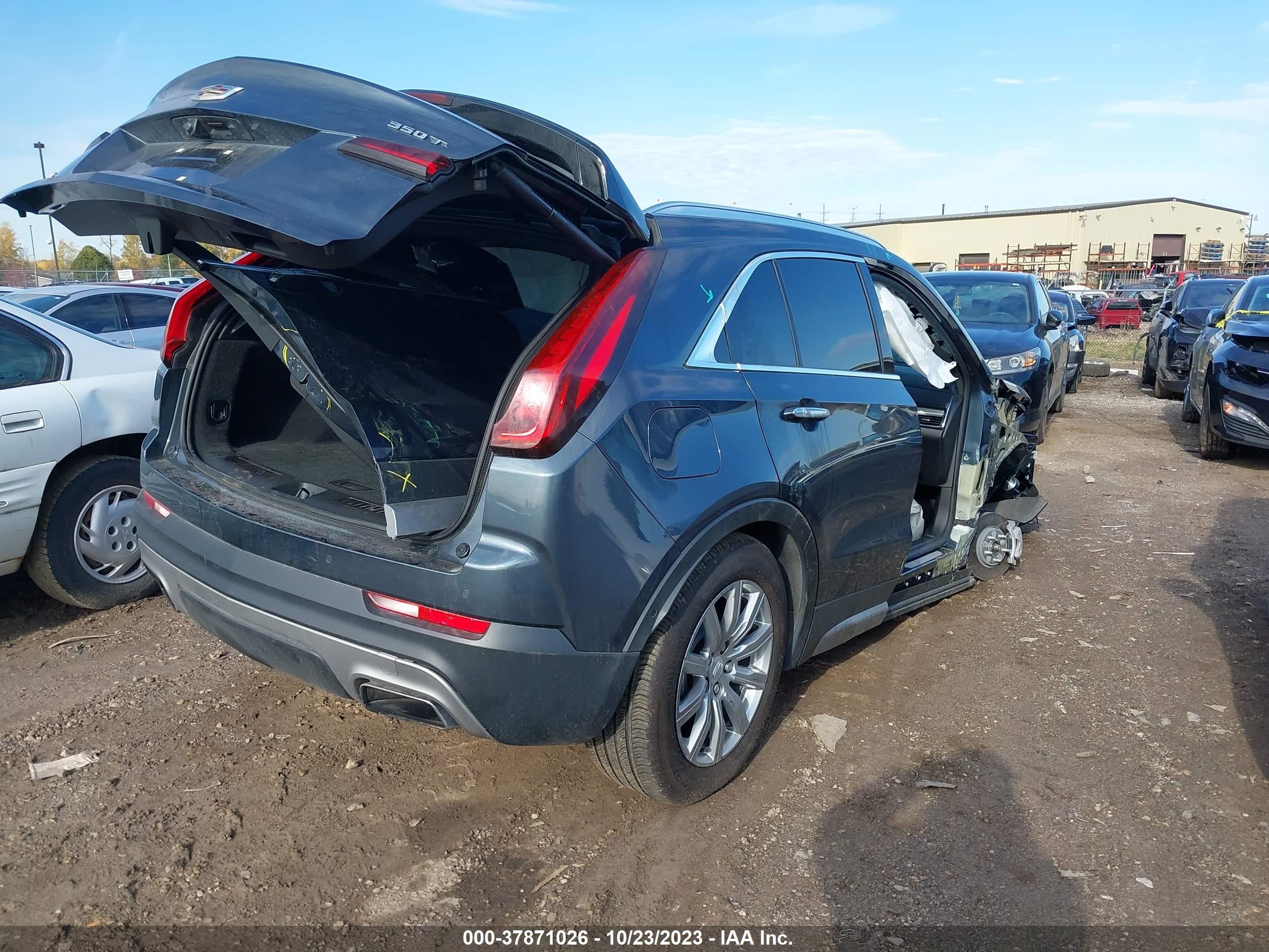 Photo 3 VIN: 1GYFZDR48LF085842 - CADILLAC XT4 