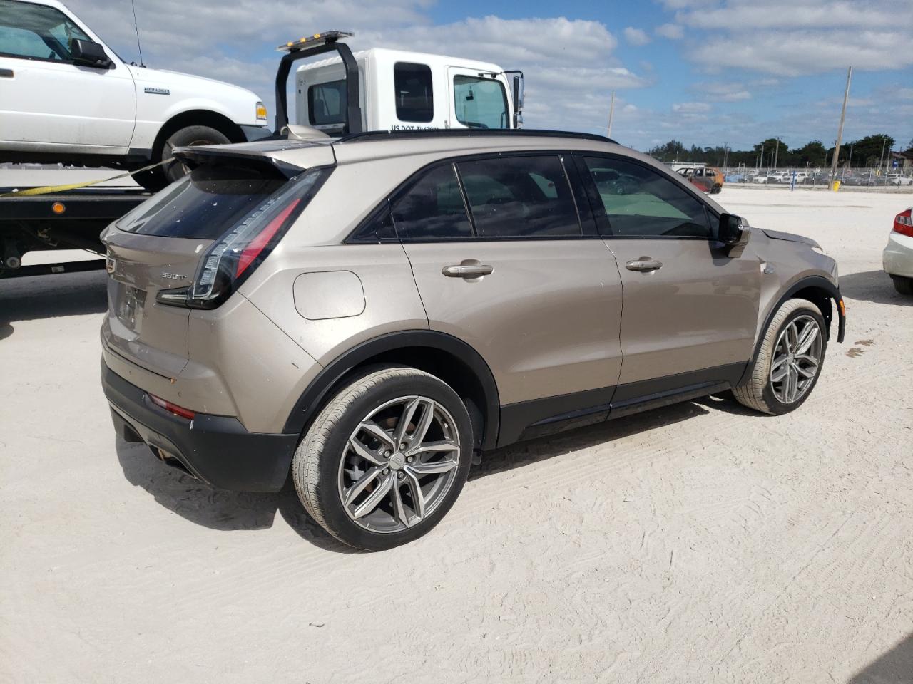 Photo 2 VIN: 1GYFZER46PF125427 - CADILLAC XT4 