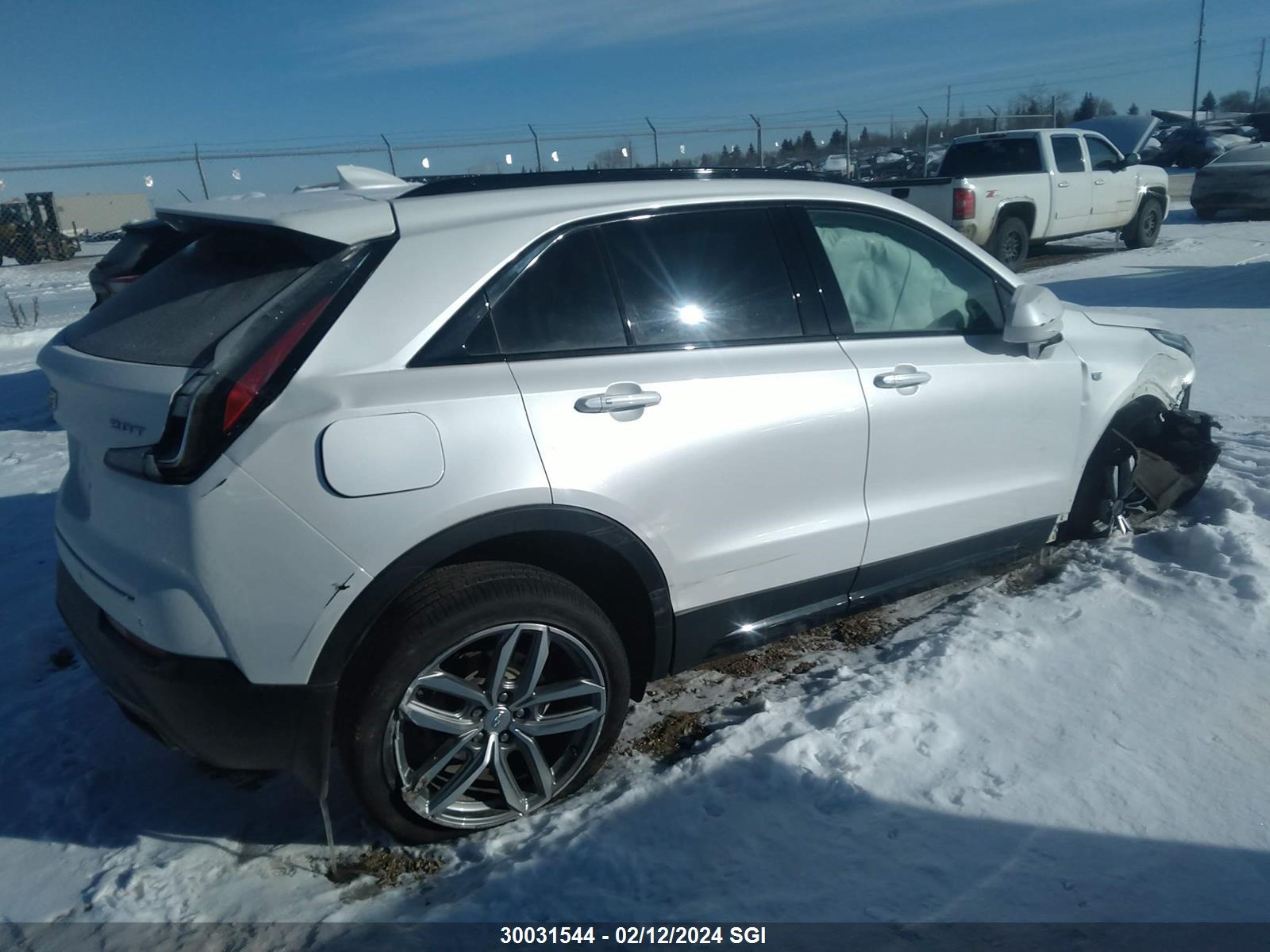 Photo 3 VIN: 1GYFZFR49KF186558 - CADILLAC XT4 