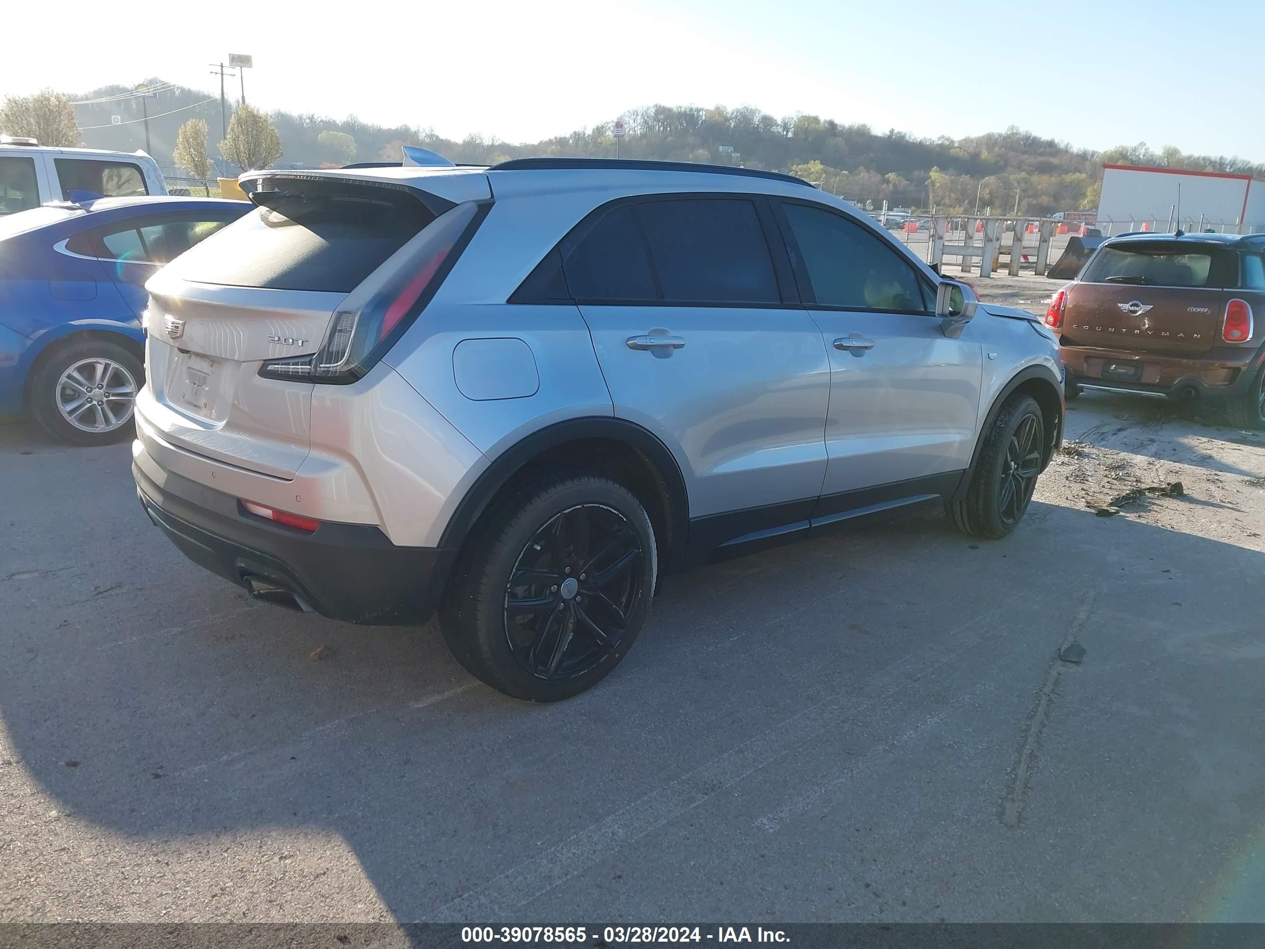 Photo 3 VIN: 1GYFZFR49KF208249 - CADILLAC XT4 