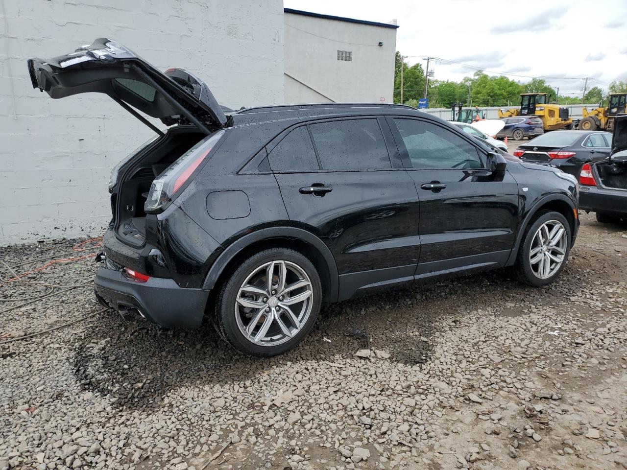 Photo 2 VIN: 1GYFZFR4XKF228929 - CADILLAC XT4 