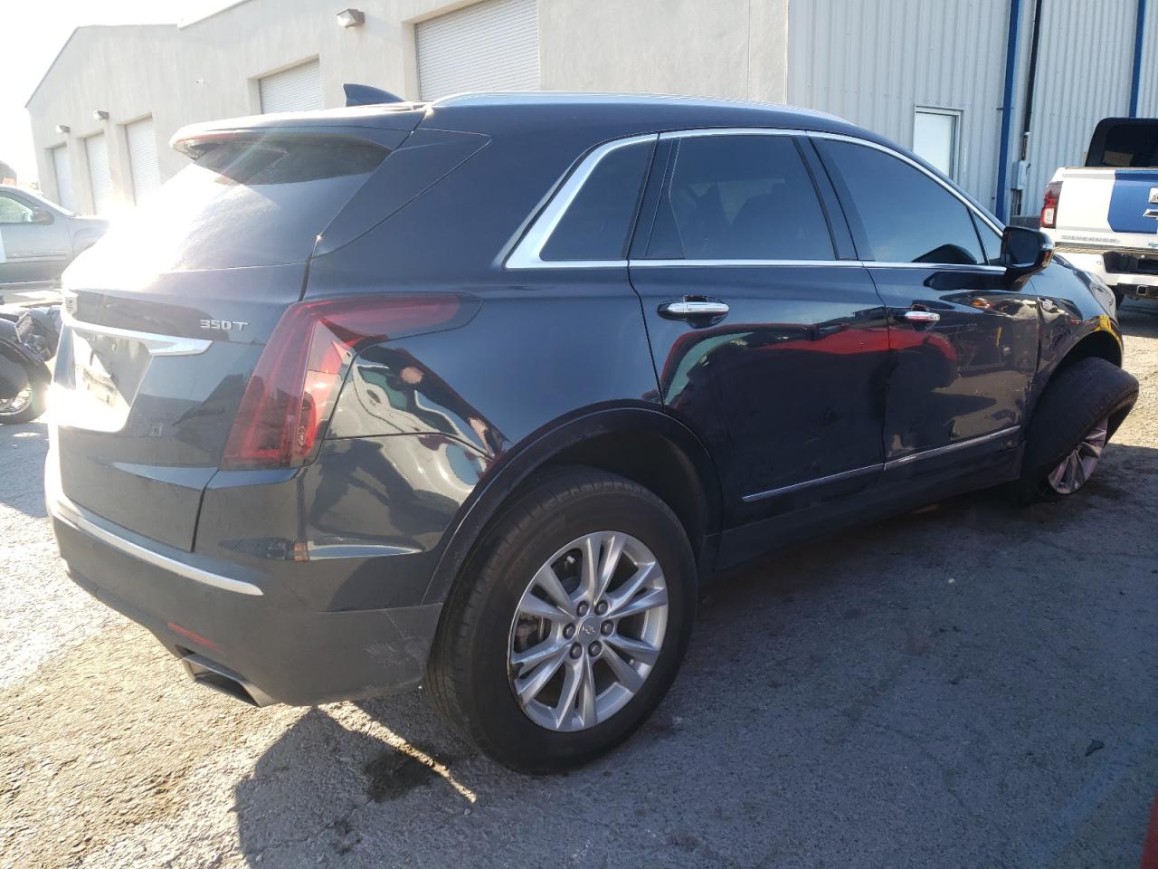 Photo 2 VIN: 1GYKNAR47MZ120606 - CADILLAC XT5 