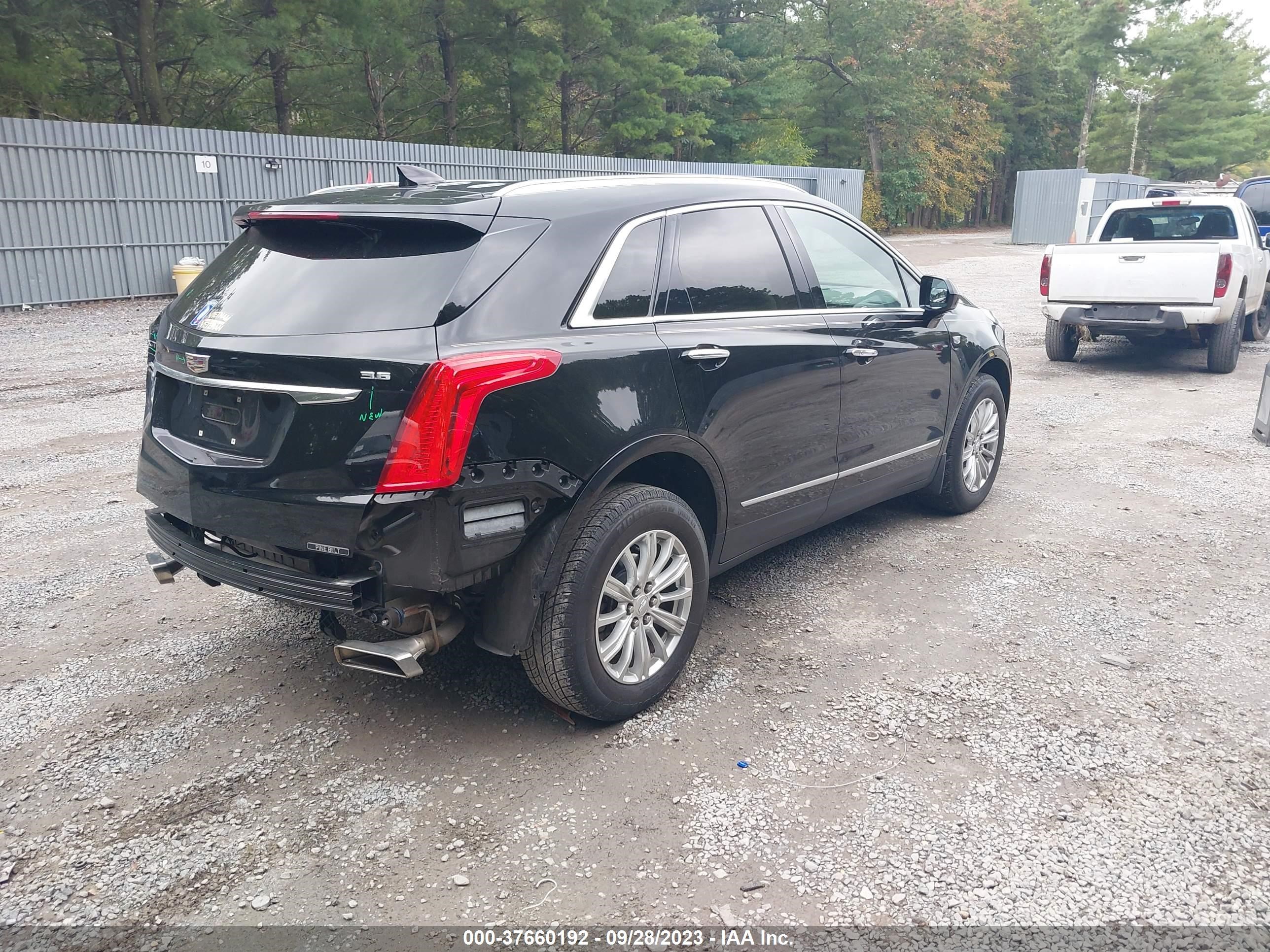 Photo 3 VIN: 1GYKNARS0JZ207676 - CADILLAC XT5 