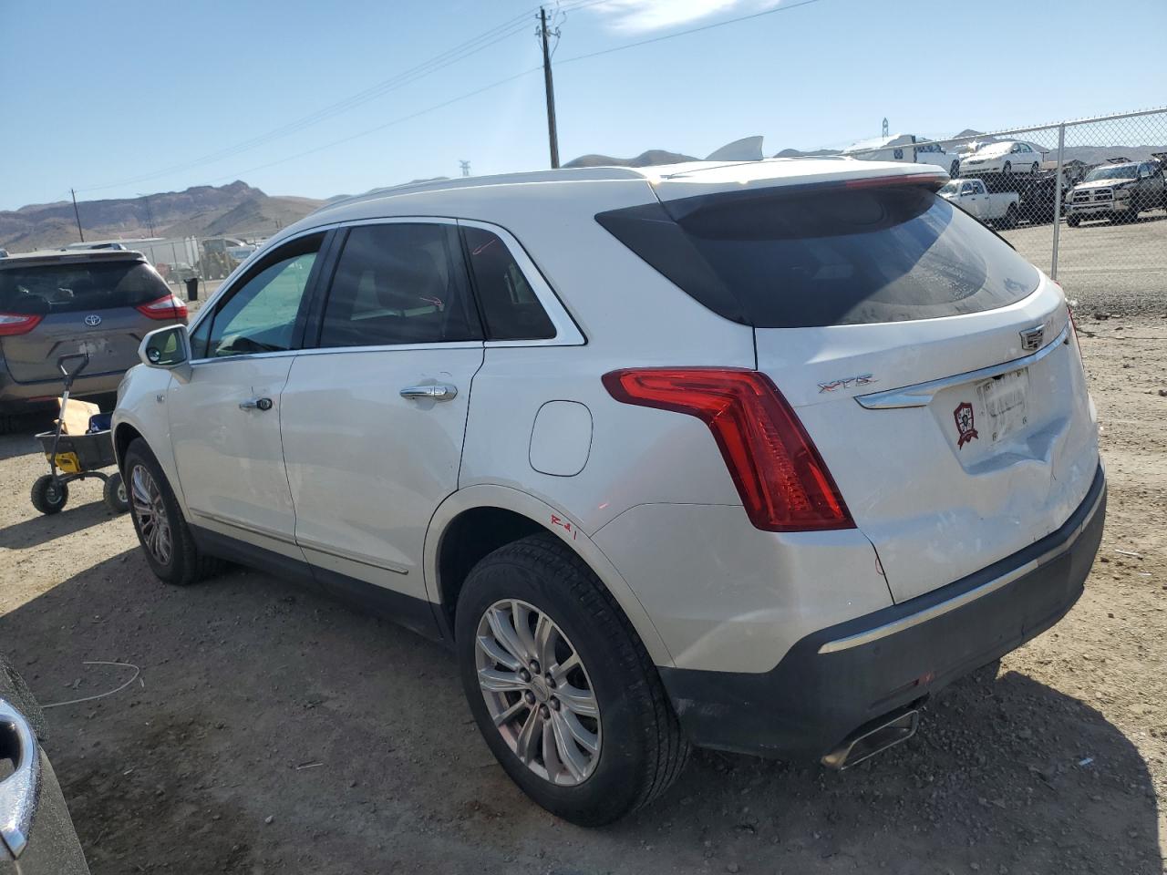 Photo 1 VIN: 1GYKNARS3HZ121322 - CADILLAC XT5 