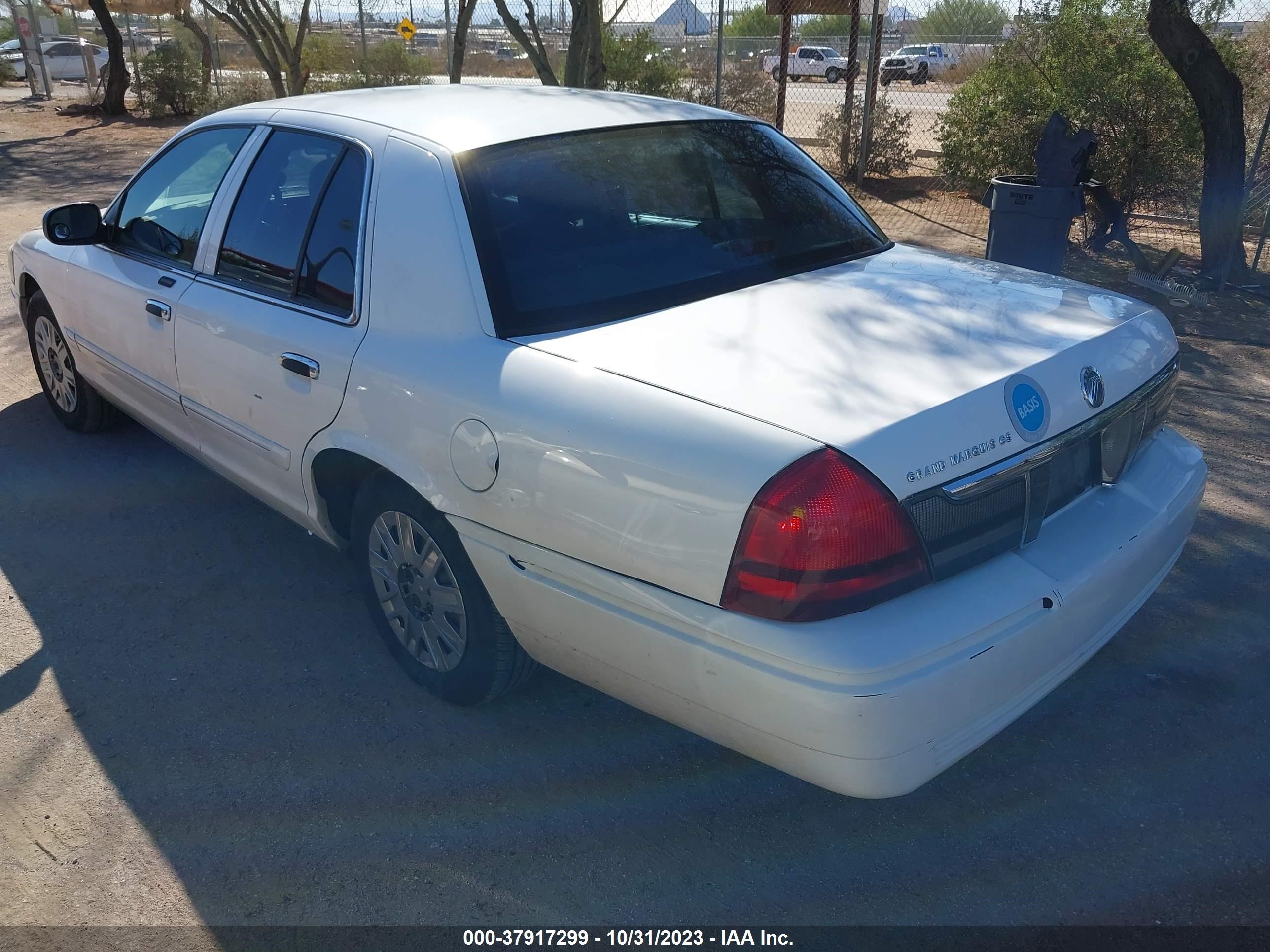 Photo 2 VIN: 1GYKNARS5JZ149547 - MERCURY GRAND MARQUIS 