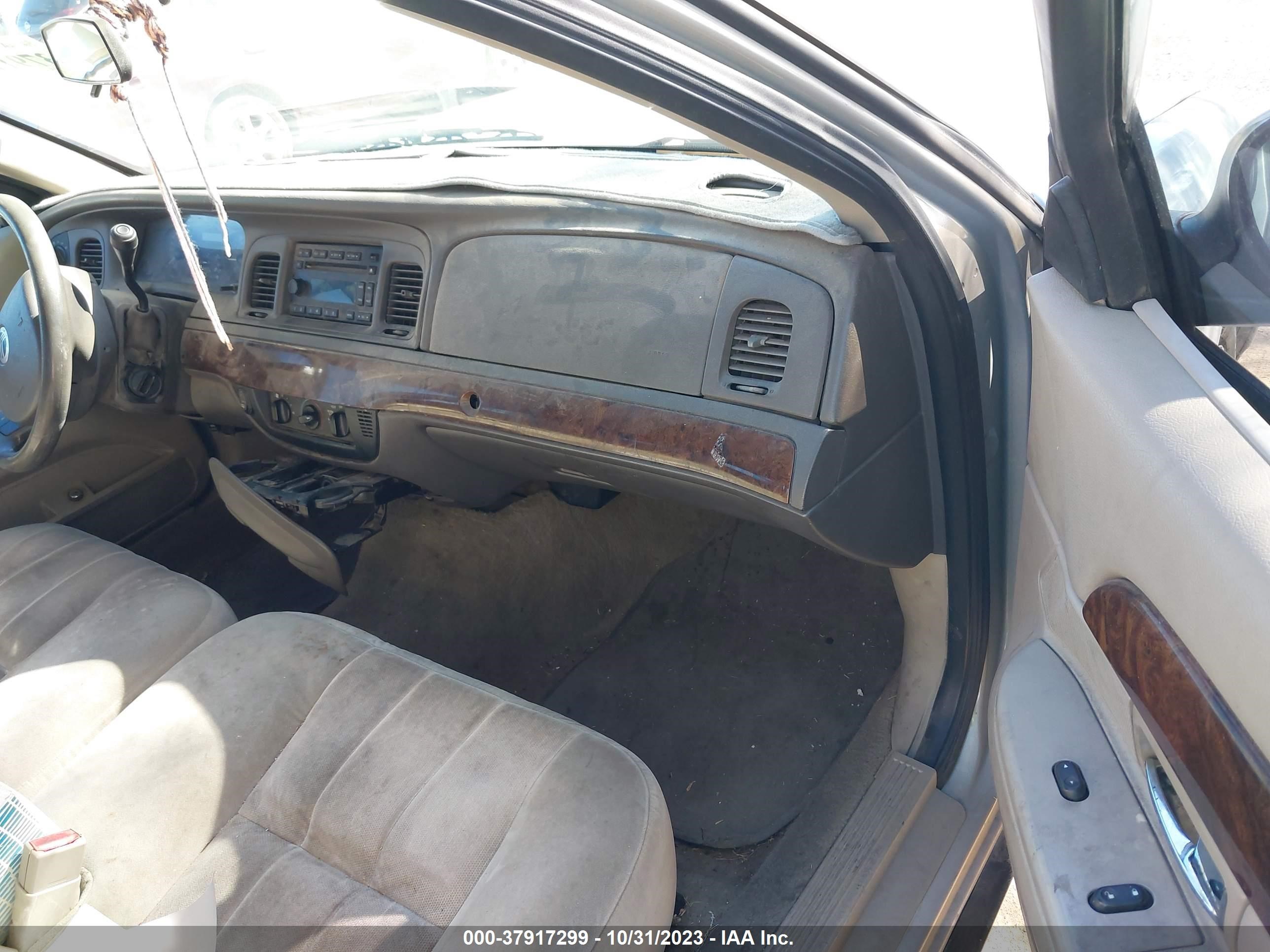 Photo 4 VIN: 1GYKNARS5JZ149547 - MERCURY GRAND MARQUIS 