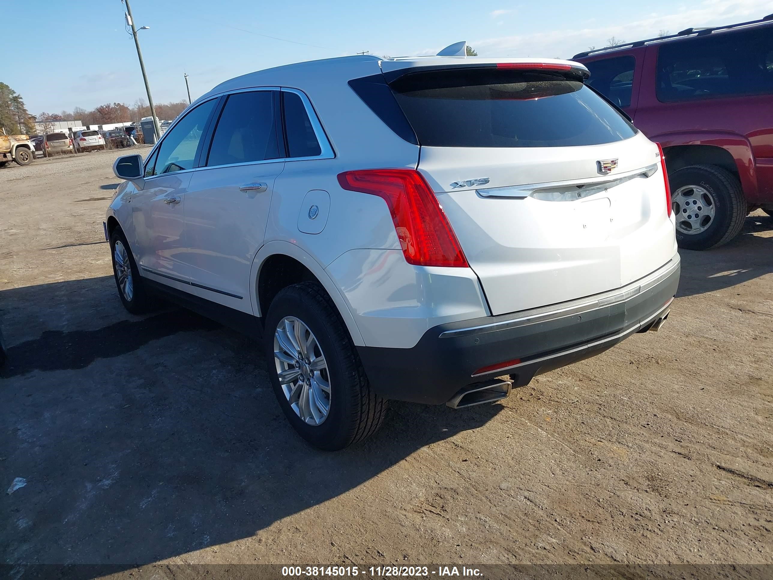 Photo 2 VIN: 1GYKNARS5KZ133334 - CADILLAC XT5 