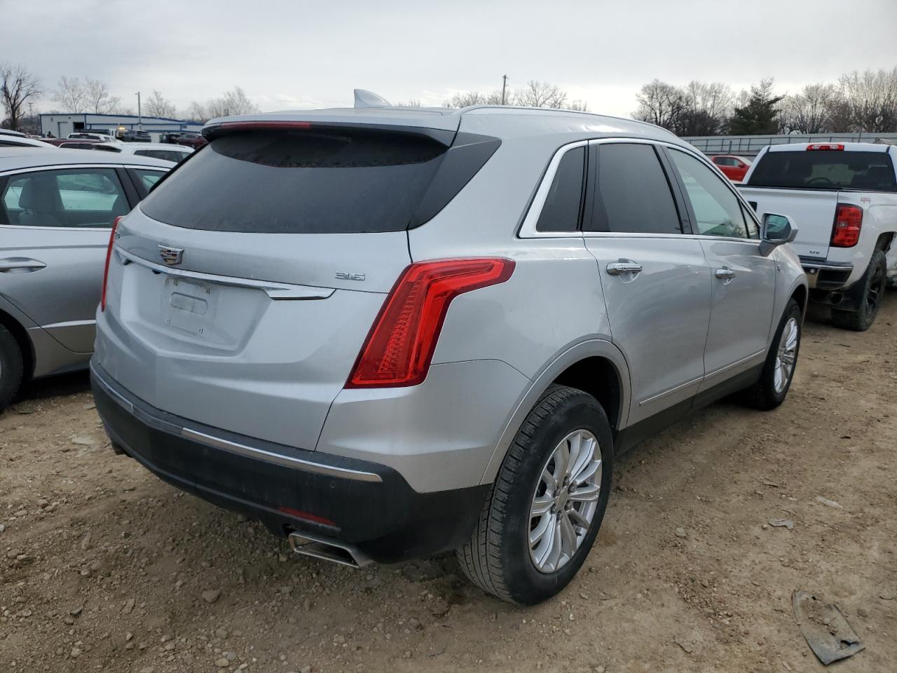 Photo 2 VIN: 1GYKNARS9JZ105745 - CADILLAC XT5 