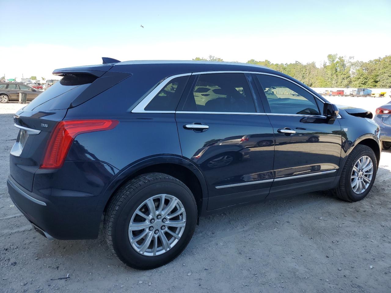 Photo 2 VIN: 1GYKNARSXHZ255180 - CADILLAC XT5 