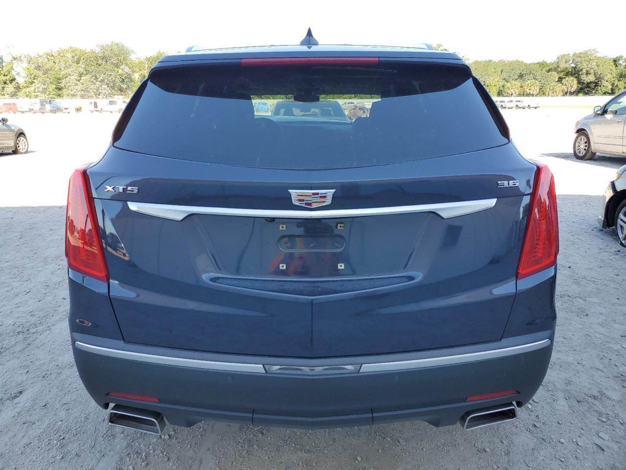 Photo 5 VIN: 1GYKNARSXHZ255180 - CADILLAC XT5 