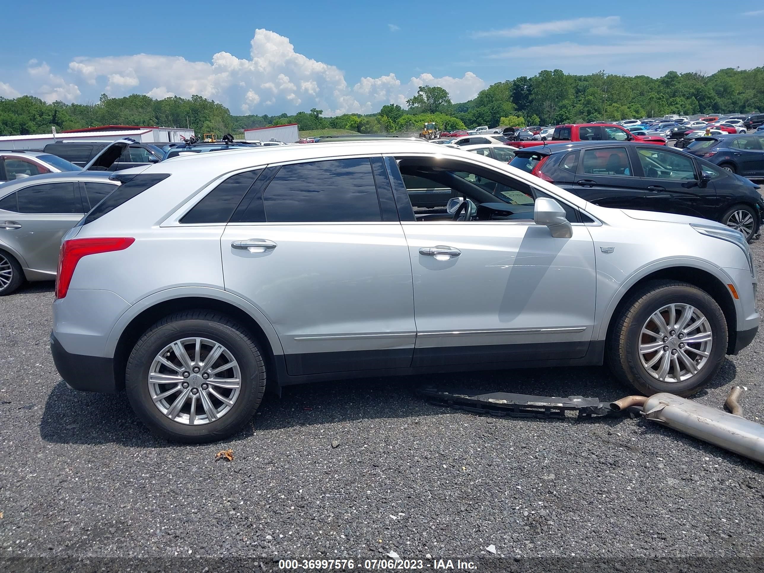 Photo 12 VIN: 1GYKNARSXHZ318536 - CADILLAC XT5 