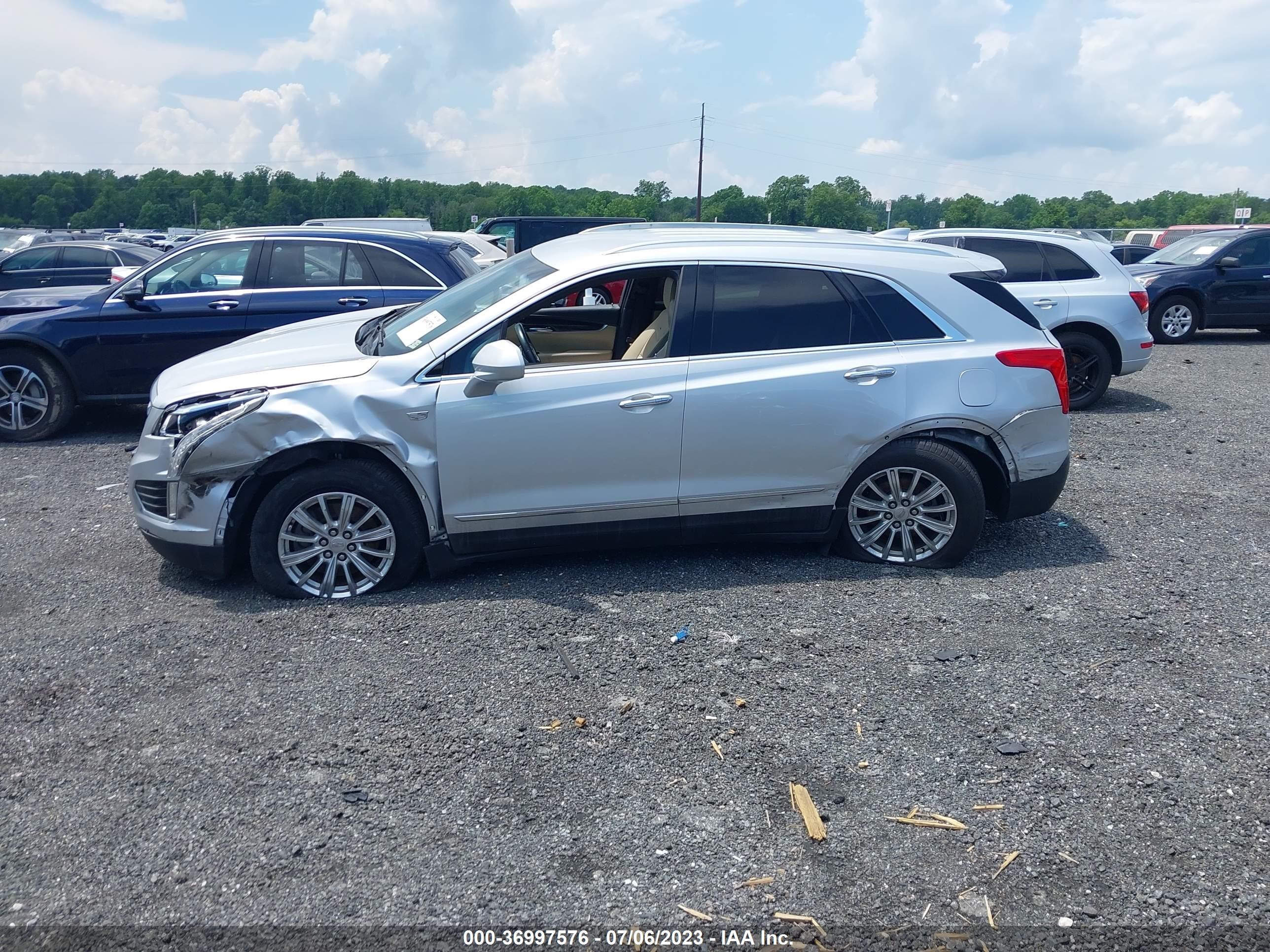 Photo 13 VIN: 1GYKNARSXHZ318536 - CADILLAC XT5 