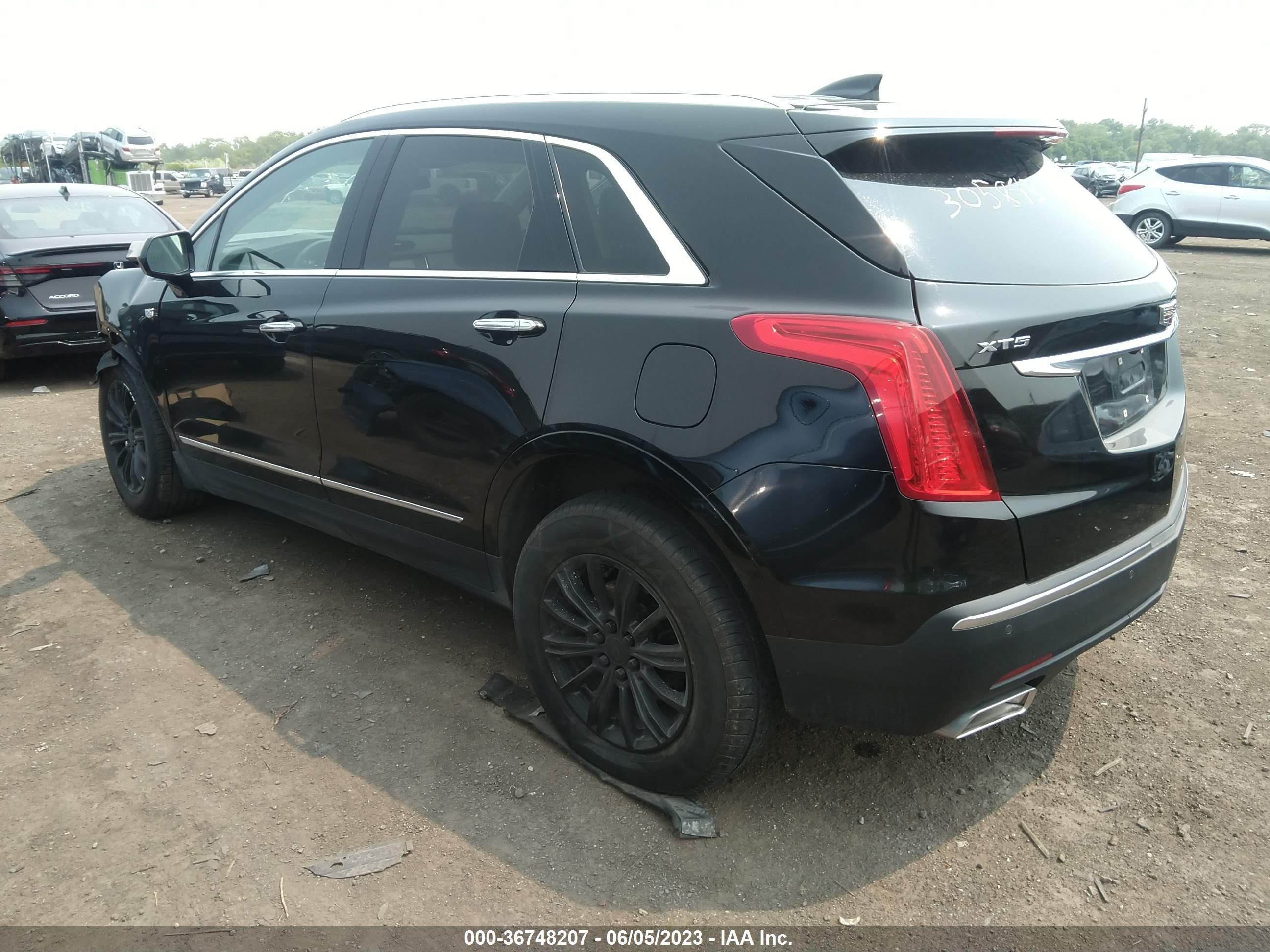 Photo 2 VIN: 1GYKNBRS1HZ305843 - CADILLAC XT5 