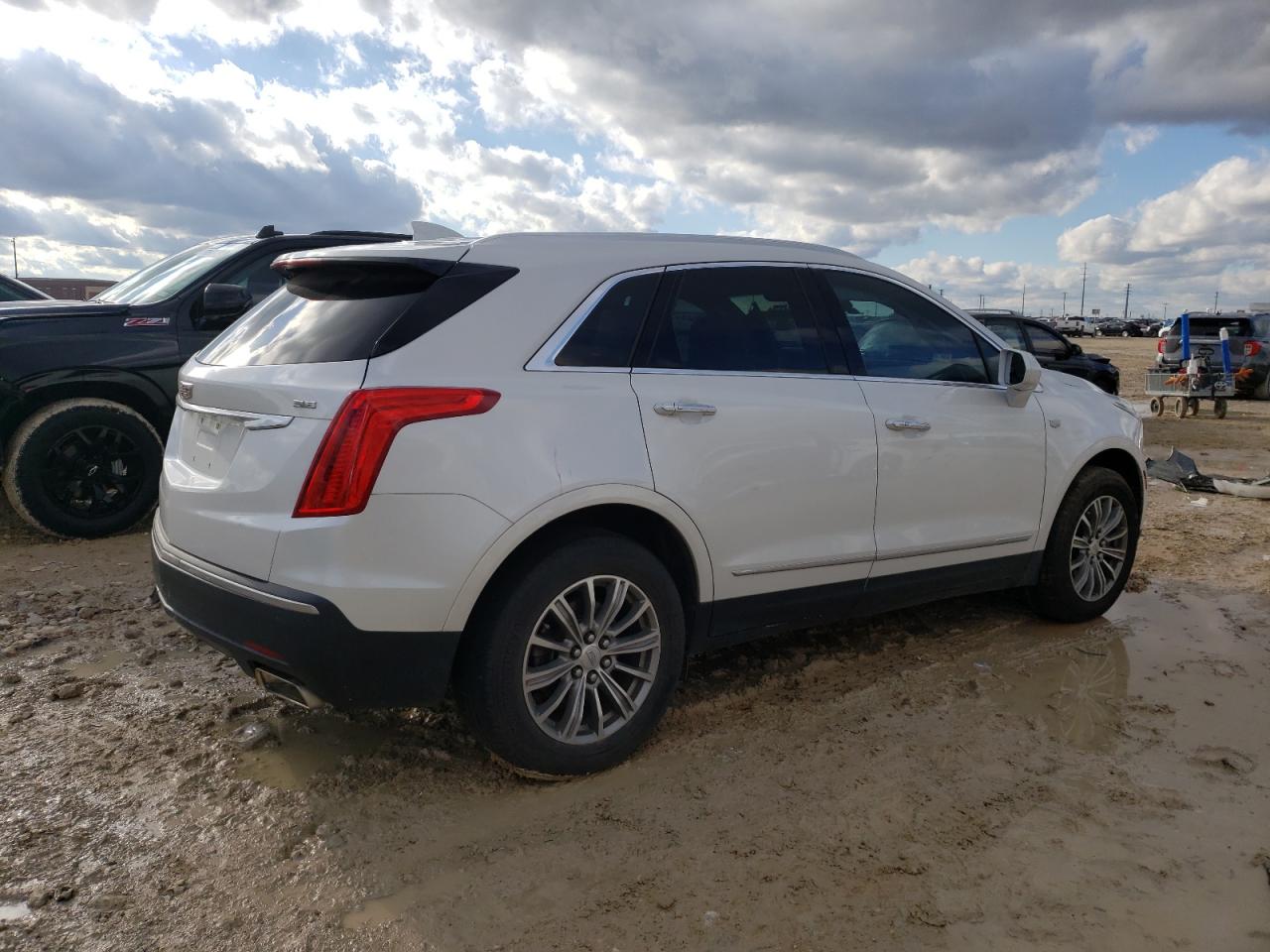 Photo 2 VIN: 1GYKNBRS3HZ149630 - CADILLAC XT5 