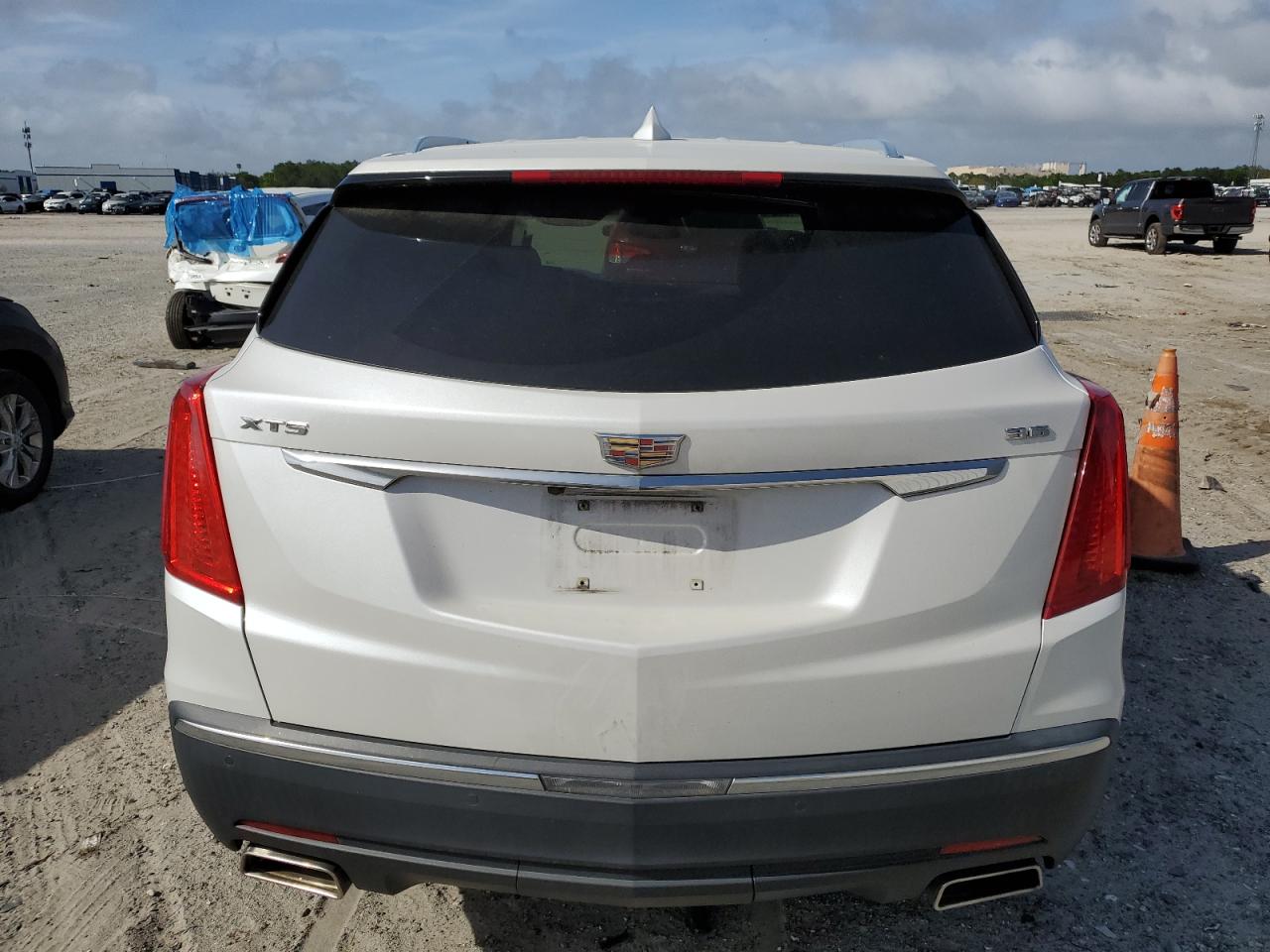 Photo 5 VIN: 1GYKNBRS3HZ226738 - CADILLAC XT5 