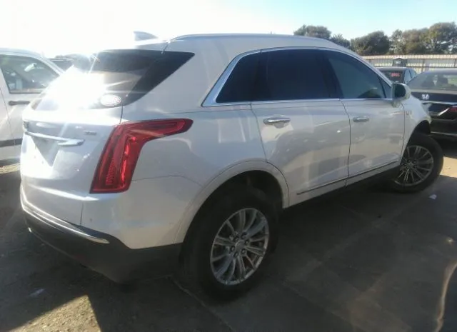 Photo 3 VIN: 1GYKNBRS4HZ167277 - CADILLAC XT5 