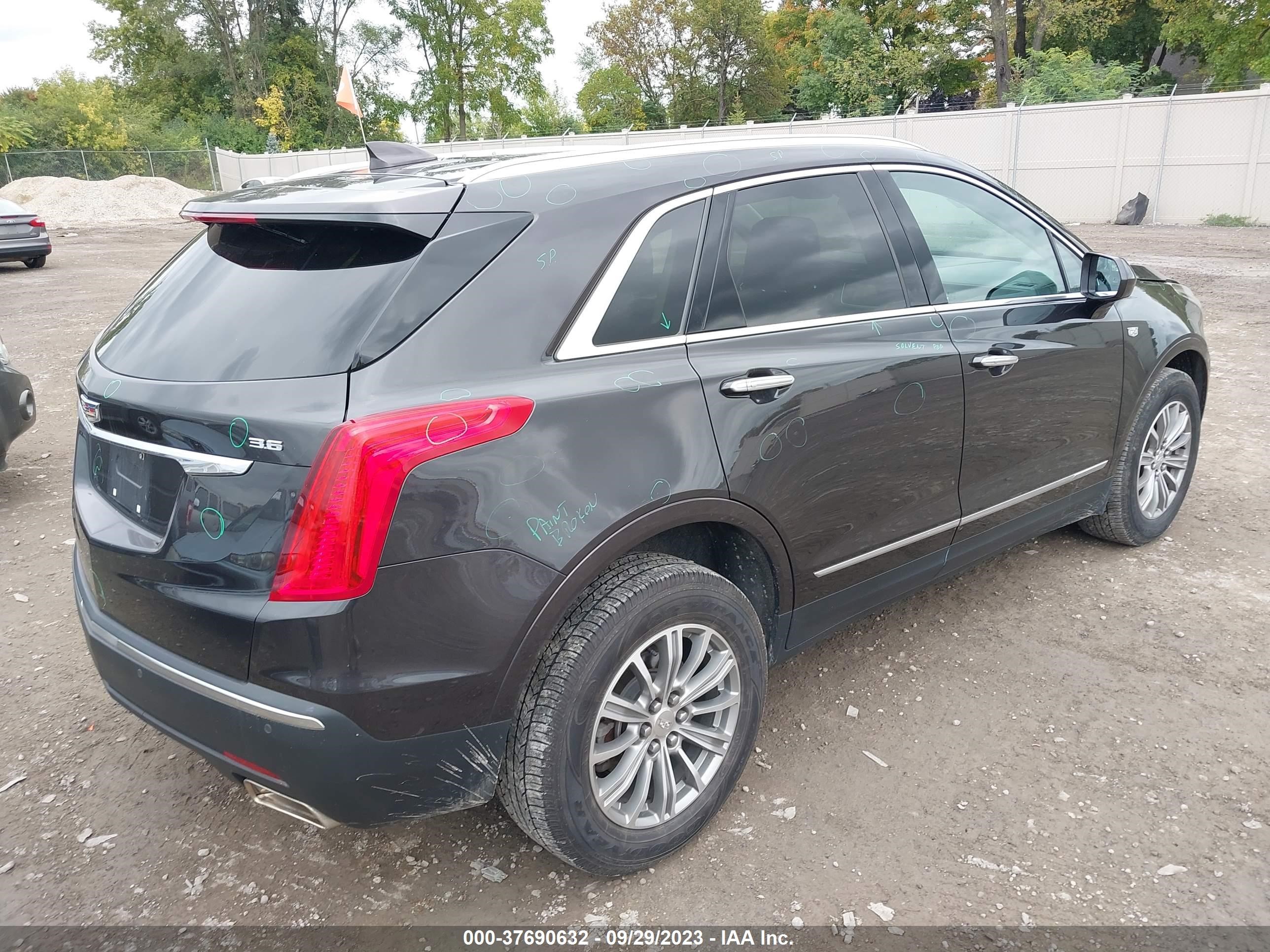 Photo 3 VIN: 1GYKNBRS4HZ175671 - CADILLAC XT5 