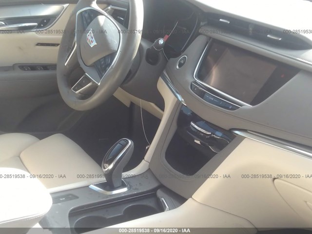 Photo 4 VIN: 1GYKNBRS5HZ139357 - CADILLAC XT5 