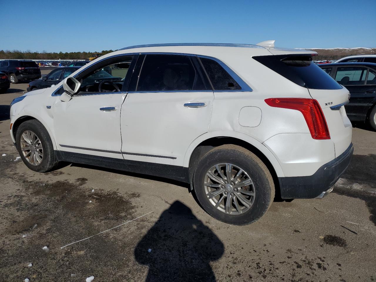 Photo 2 VIN: 1GYKNBRS5HZ234677 - CADILLAC XT5 