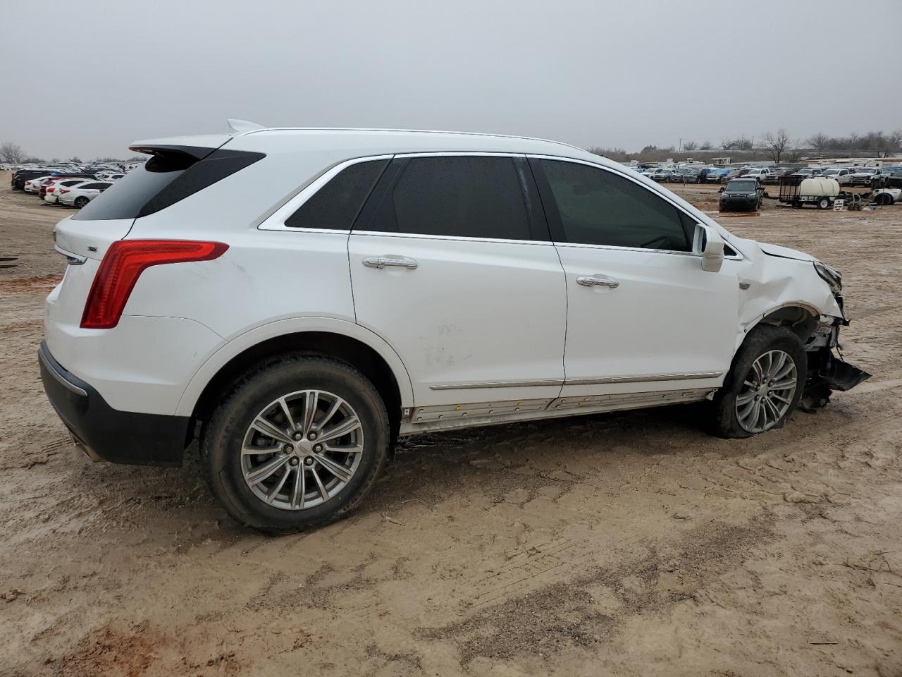 Photo 2 VIN: 1GYKNBRS5HZ254475 - CADILLAC XT5 