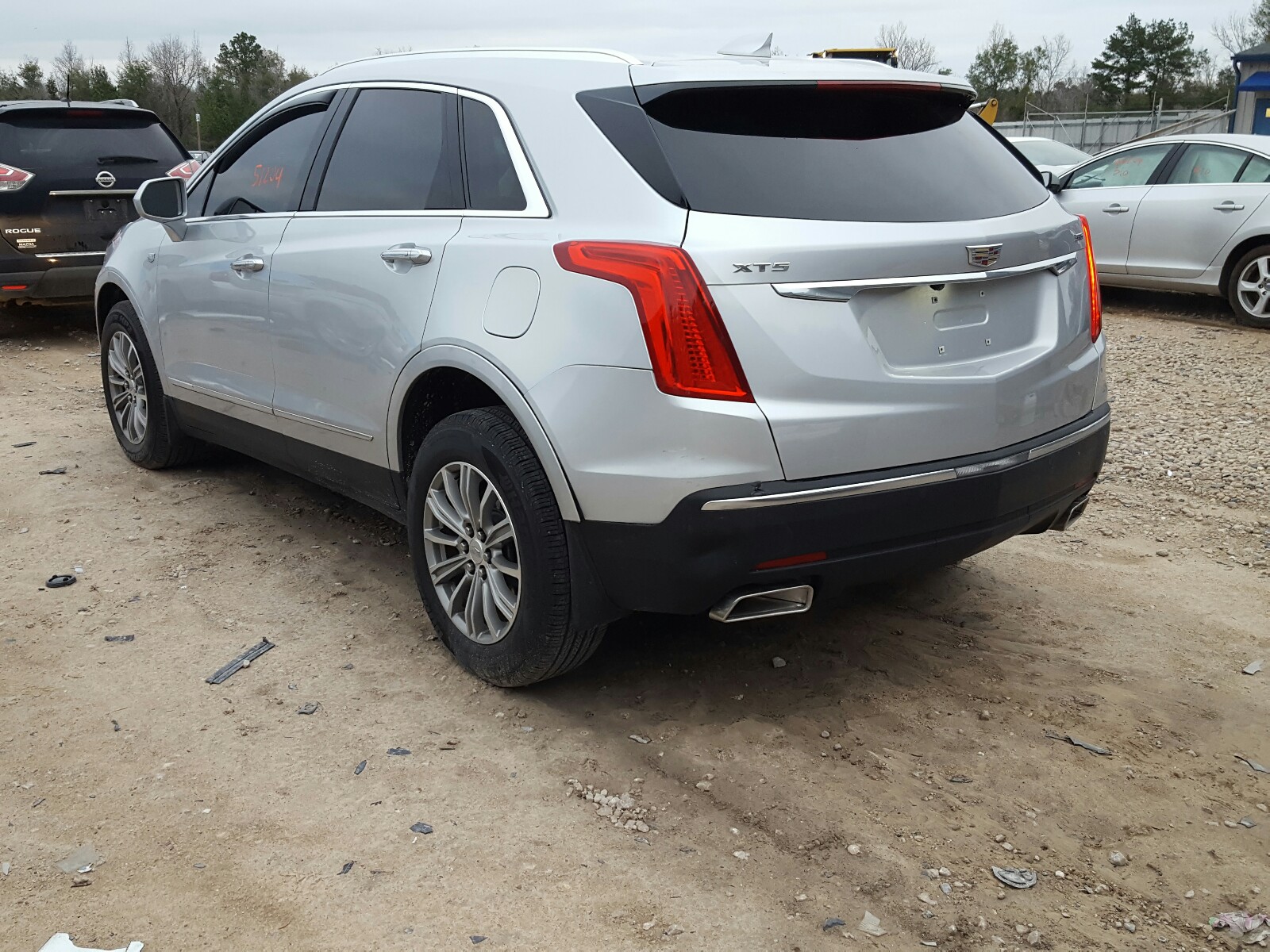 Photo 2 VIN: 1GYKNBRS6HZ244912 - CADILLAC XT5 LUXURY 