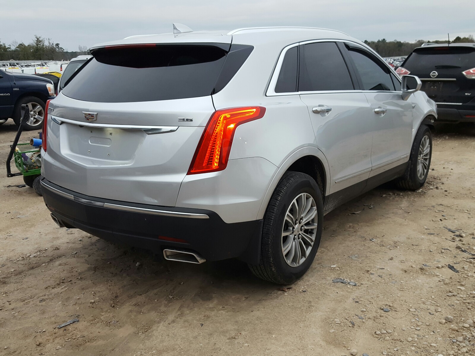 Photo 3 VIN: 1GYKNBRS6HZ244912 - CADILLAC XT5 LUXURY 