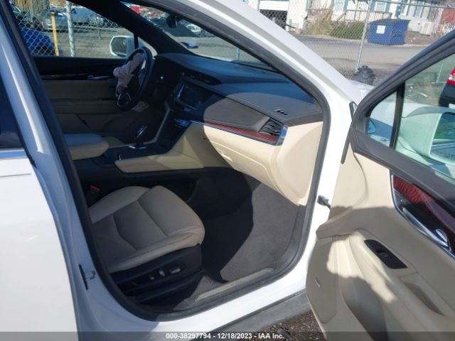 Photo 4 VIN: 1GYKNBRS6HZ321911 - CADILLAC XT5 