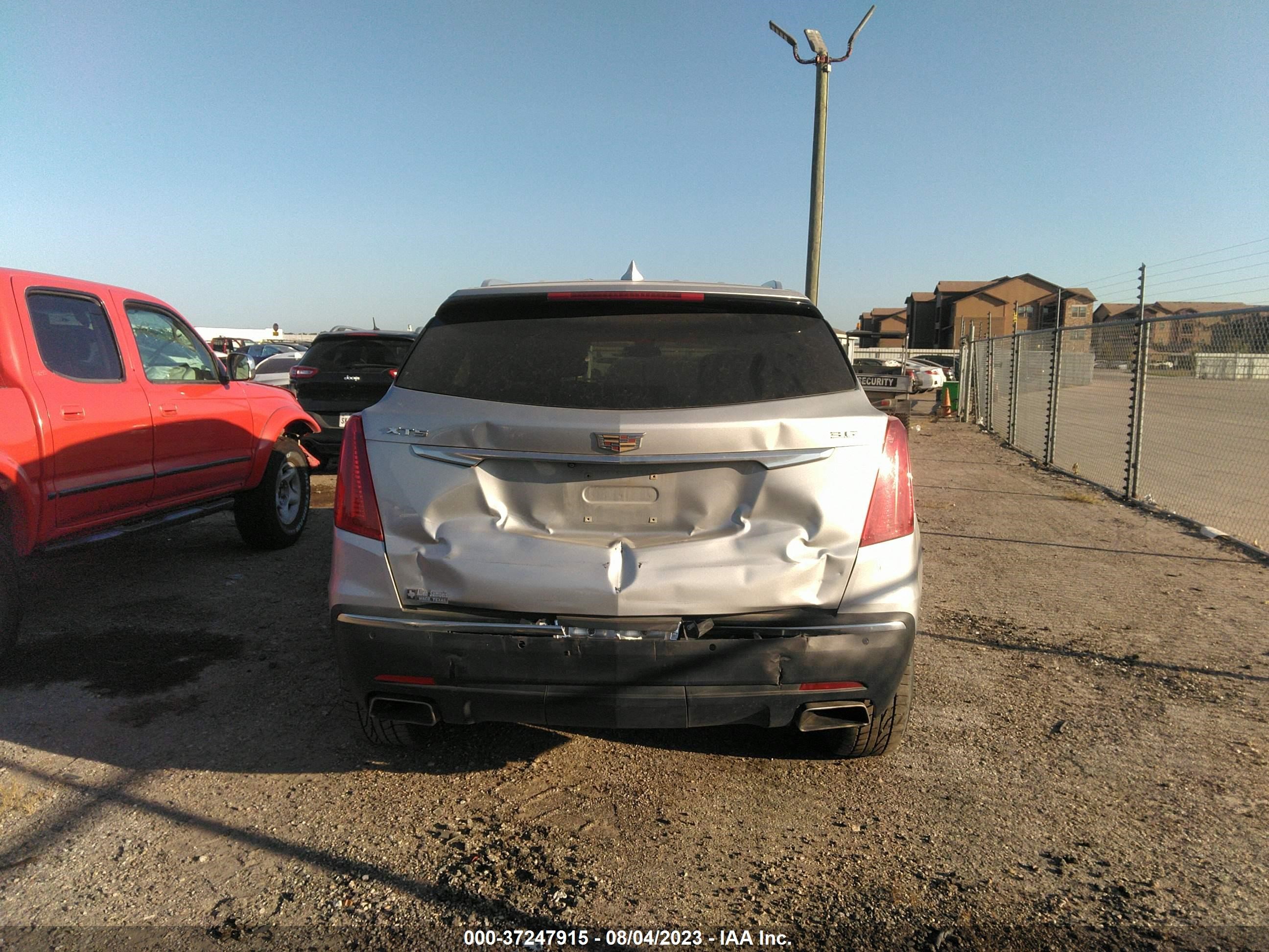 Photo 15 VIN: 1GYKNBRS8HZ101010 - CADILLAC XT5 