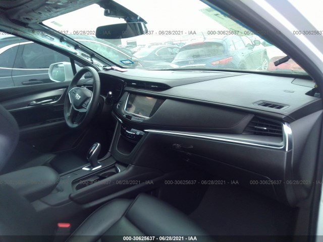 Photo 4 VIN: 1GYKNBRS8HZ176581 - CADILLAC XT5 