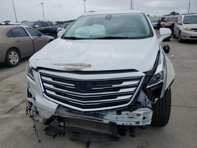 Photo 4 VIN: 1GYKNBRS8HZ193915 - CADILLAC XT5 LUXURY 