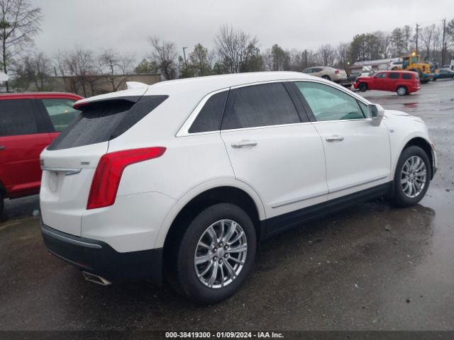 Photo 3 VIN: 1GYKNBRSXHZ186903 - CADILLAC XT5 