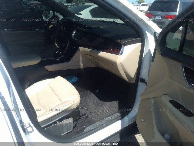 Photo 4 VIN: 1GYKNBRSXHZ294647 - CADILLAC XT5 