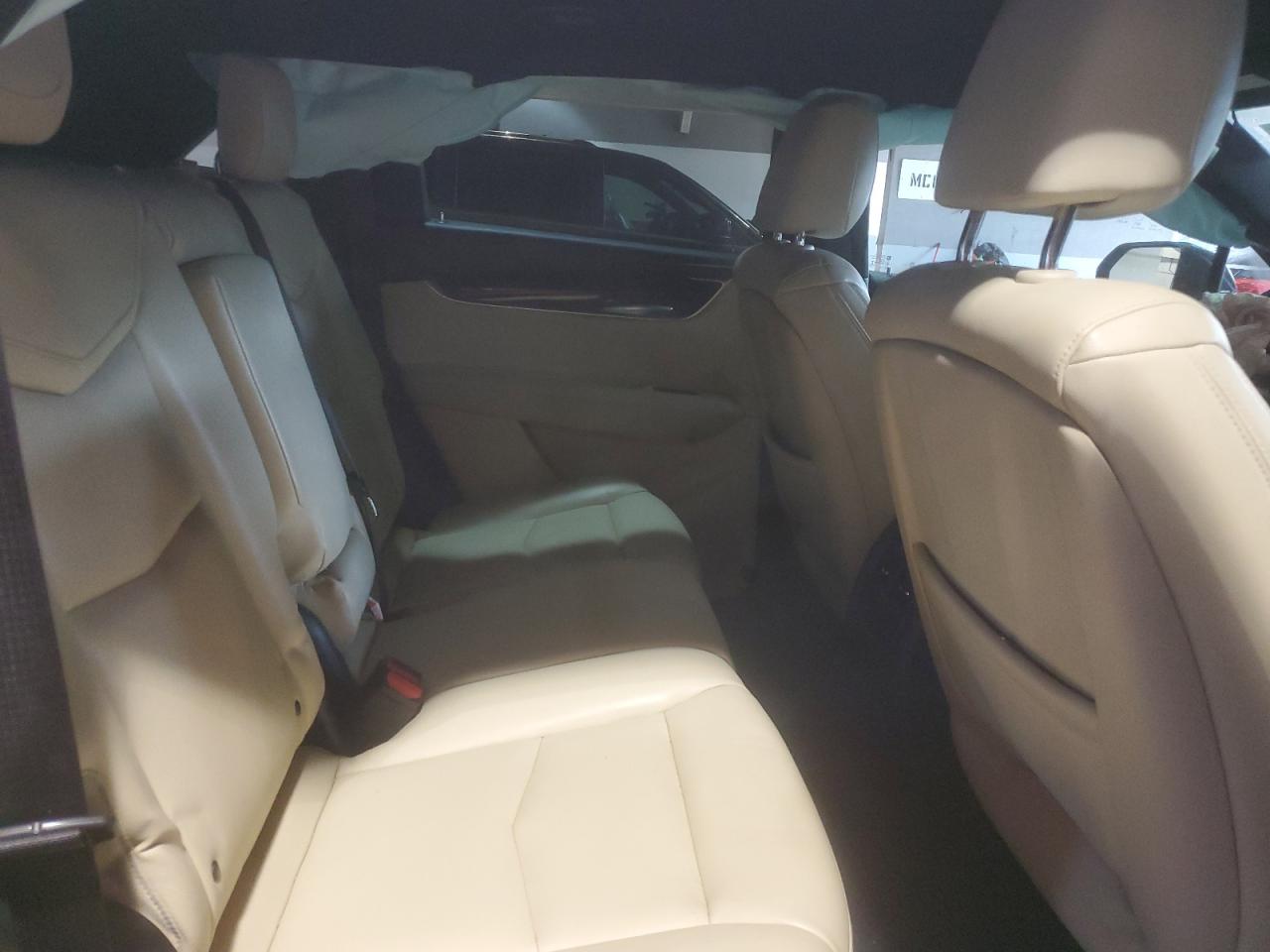 Photo 9 VIN: 1GYKNBRSXJZ123838 - CADILLAC XT5 