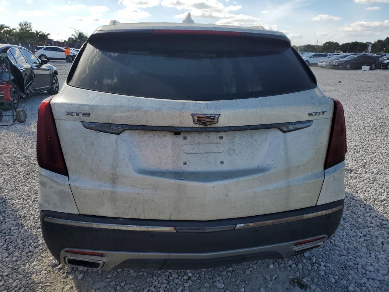 Photo 6 VIN: 1GYKNCR43MZ101093 - CADILLAC XT5 