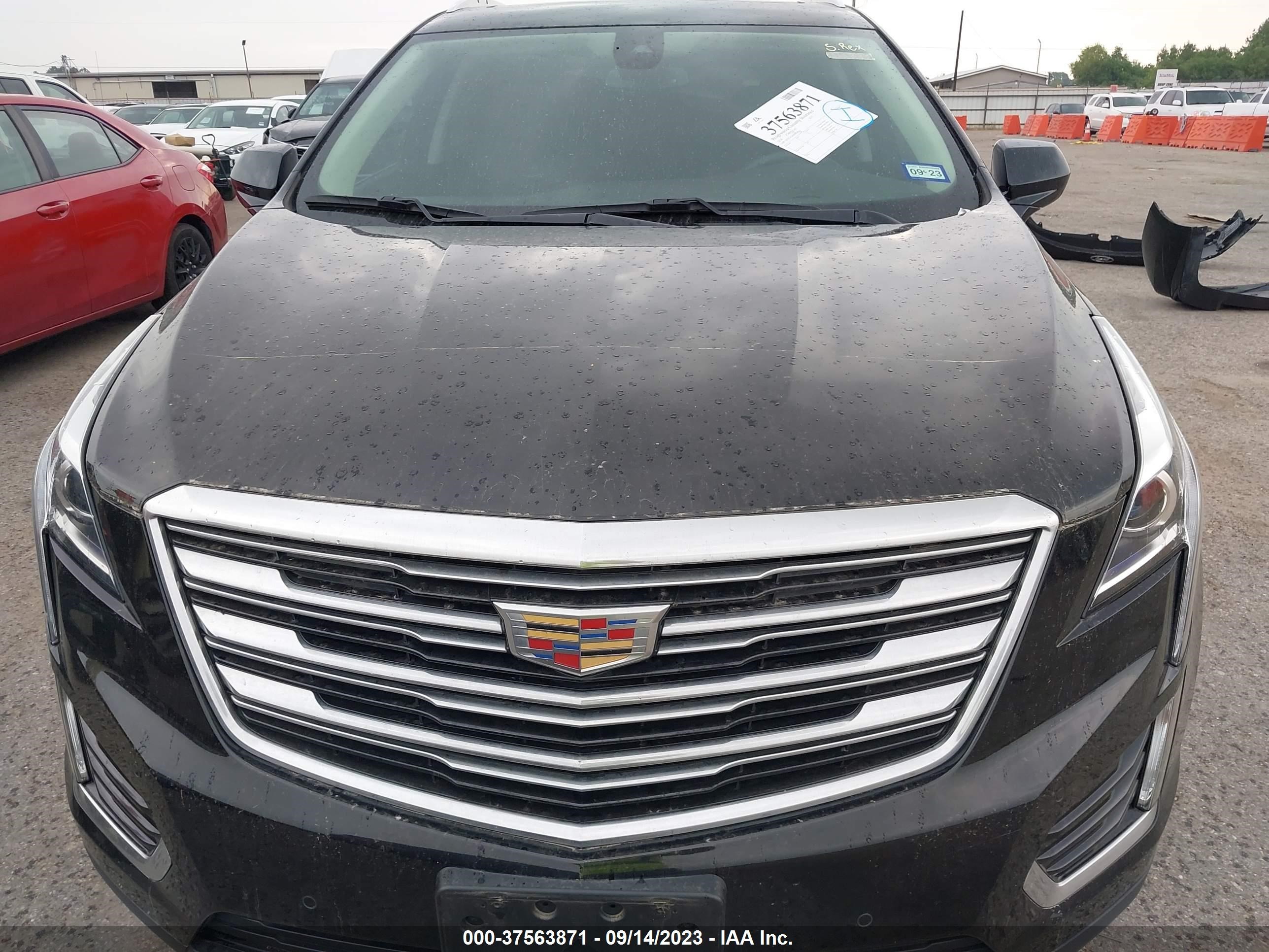 Photo 11 VIN: 1GYKNCRS0JZ237241 - CADILLAC XT5 