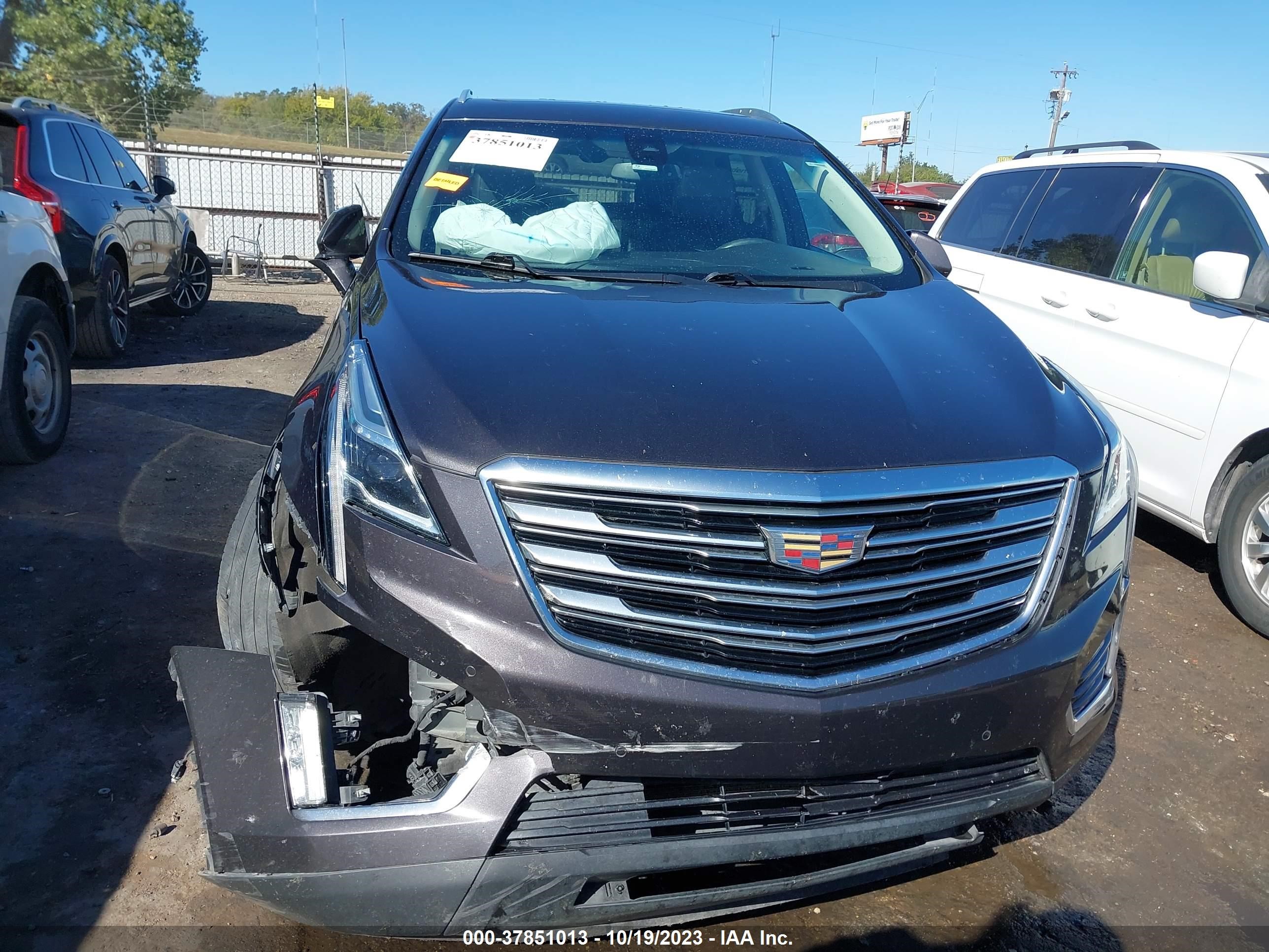 Photo 11 VIN: 1GYKNCRS1HZ104837 - CADILLAC XT5 