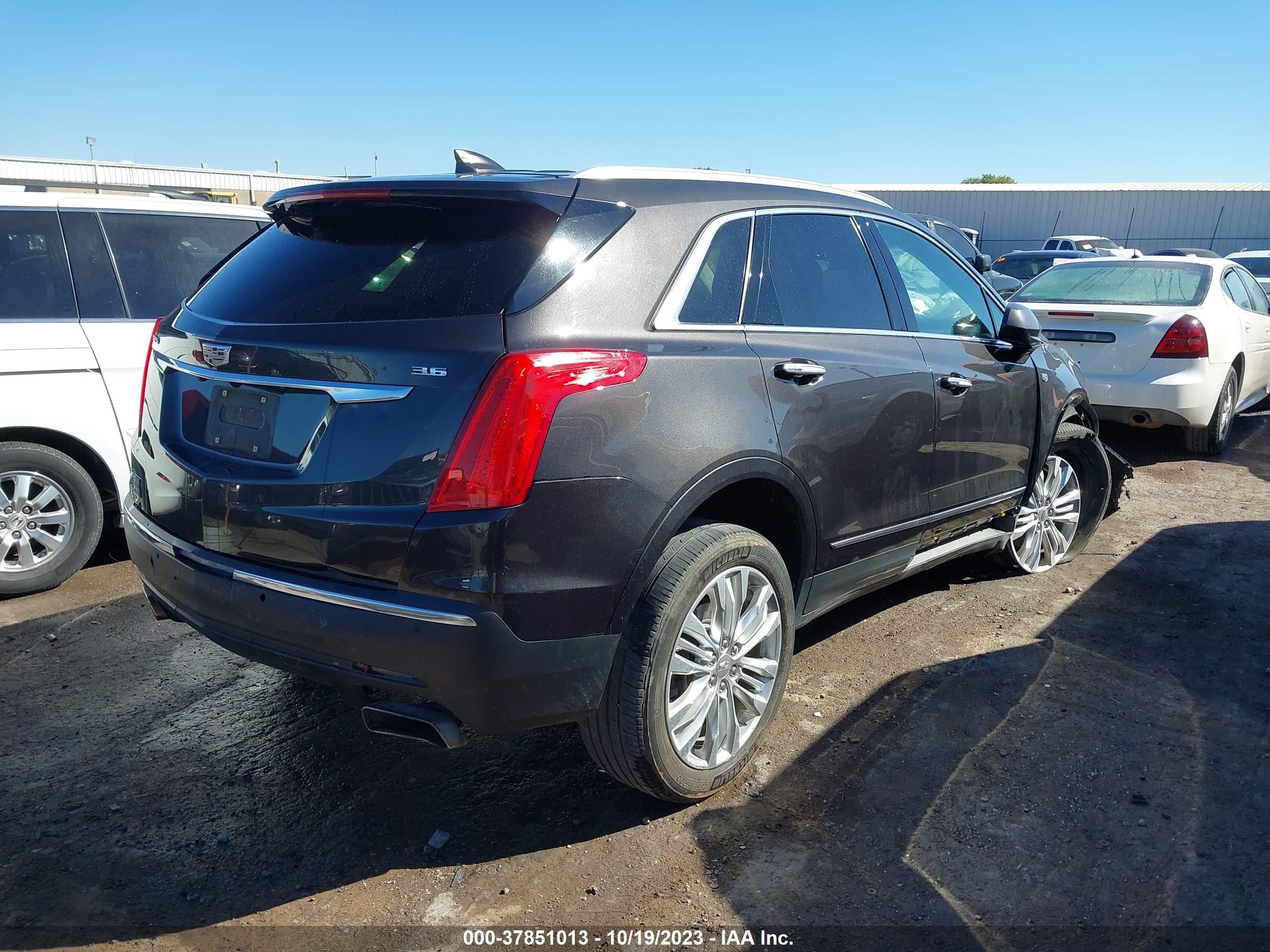 Photo 3 VIN: 1GYKNCRS1HZ104837 - CADILLAC XT5 