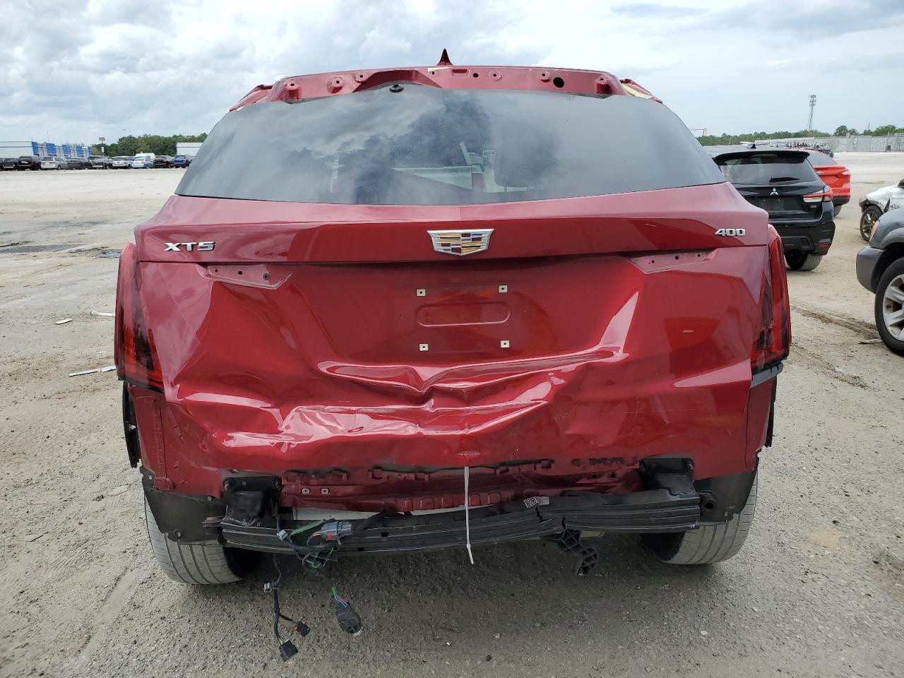 Photo 5 VIN: 1GYKNCRS1LZ210598 - CADILLAC XT5 