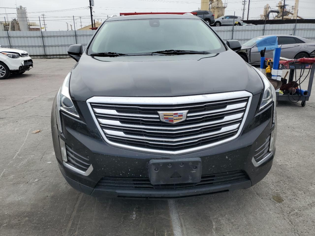 Photo 4 VIN: 1GYKNCRS2JZ126335 - CADILLAC XT5 