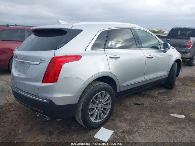 Photo 3 VIN: 1GYKNCRS2JZ207349 - CADILLAC XT5 