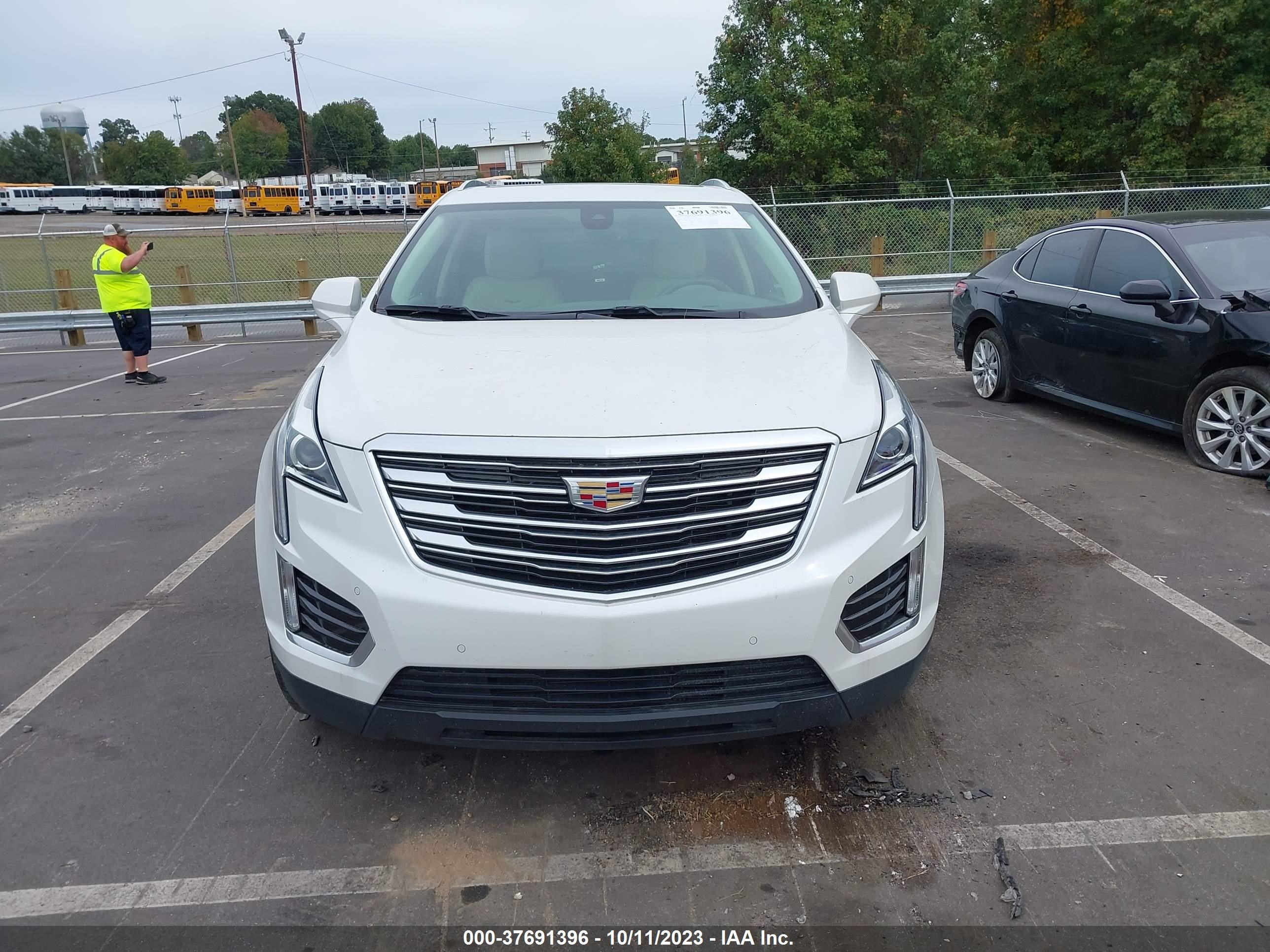 Photo 11 VIN: 1GYKNCRS2KZ132301 - CADILLAC XT5 