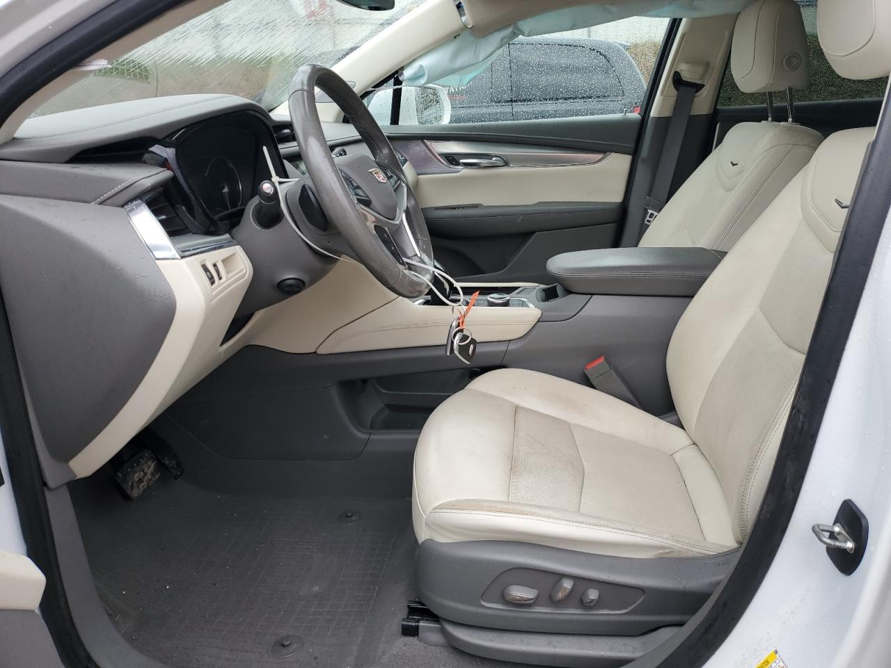 Photo 6 VIN: 1GYKNCRS3LZ110664 - CADILLAC XT5 