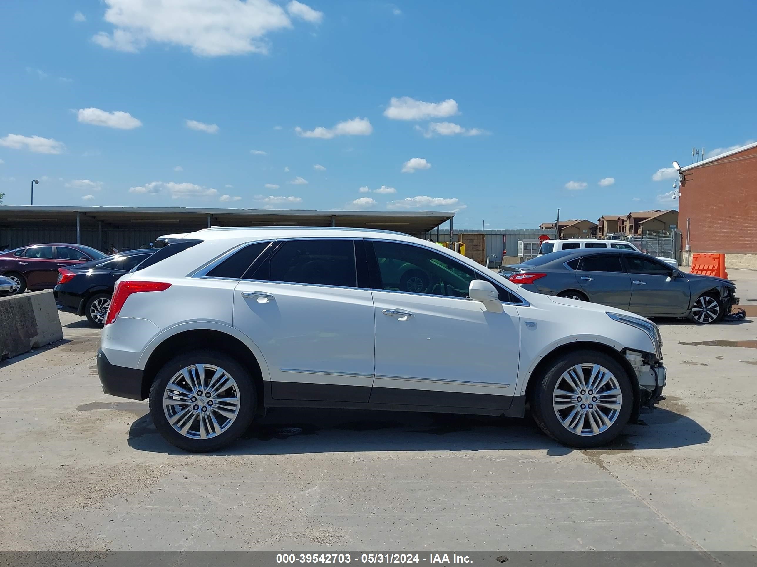 Photo 13 VIN: 1GYKNCRS4HZ101432 - CADILLAC XT5 