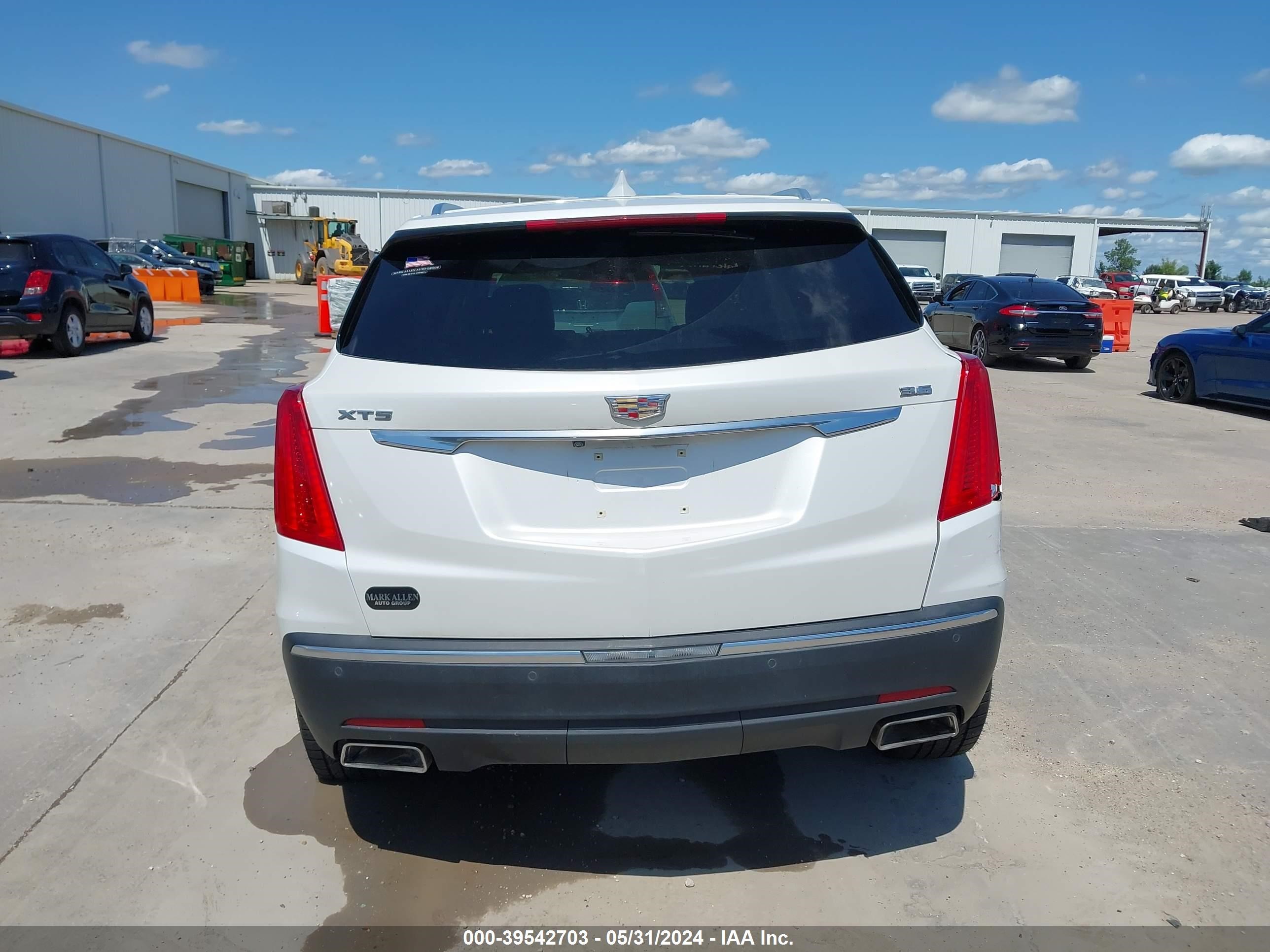 Photo 16 VIN: 1GYKNCRS4HZ101432 - CADILLAC XT5 