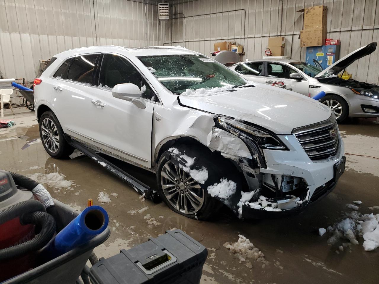 Photo 3 VIN: 1GYKNCRS4HZ139274 - CADILLAC XT5 